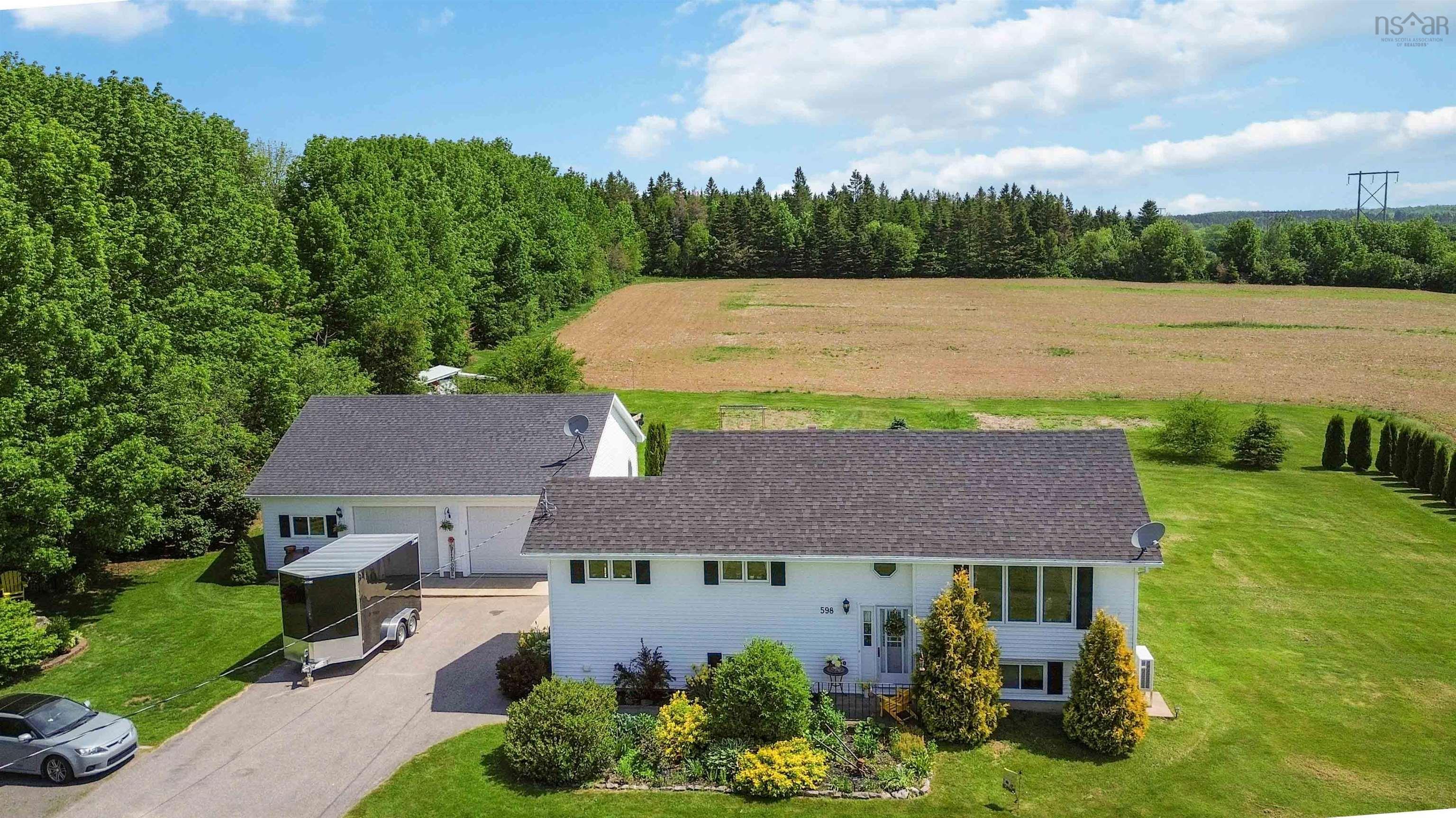 $549,000.00: 598 English Mountain Road, Canaan