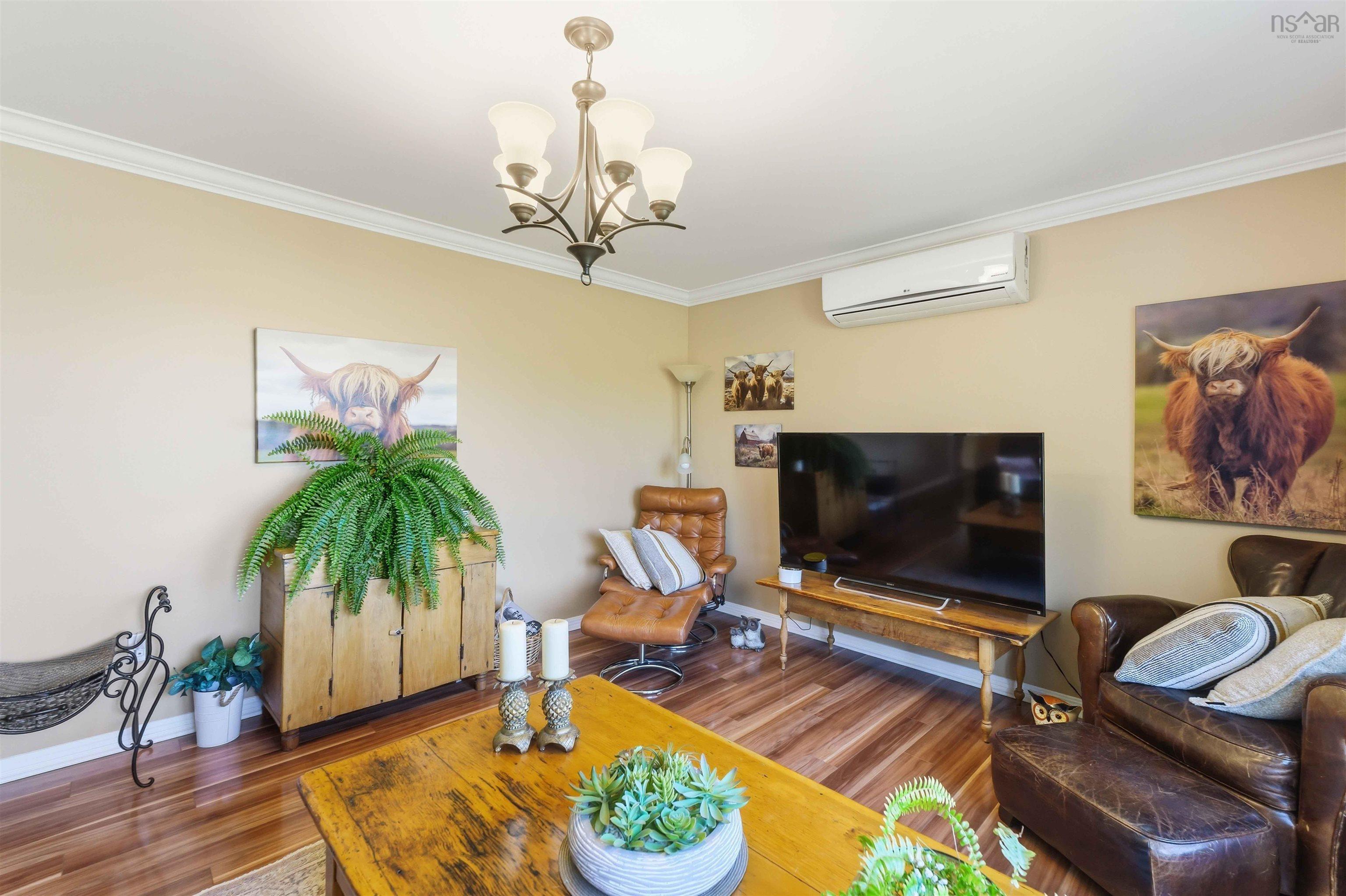 $549,000.00: 598 English Mountain Road, Canaan