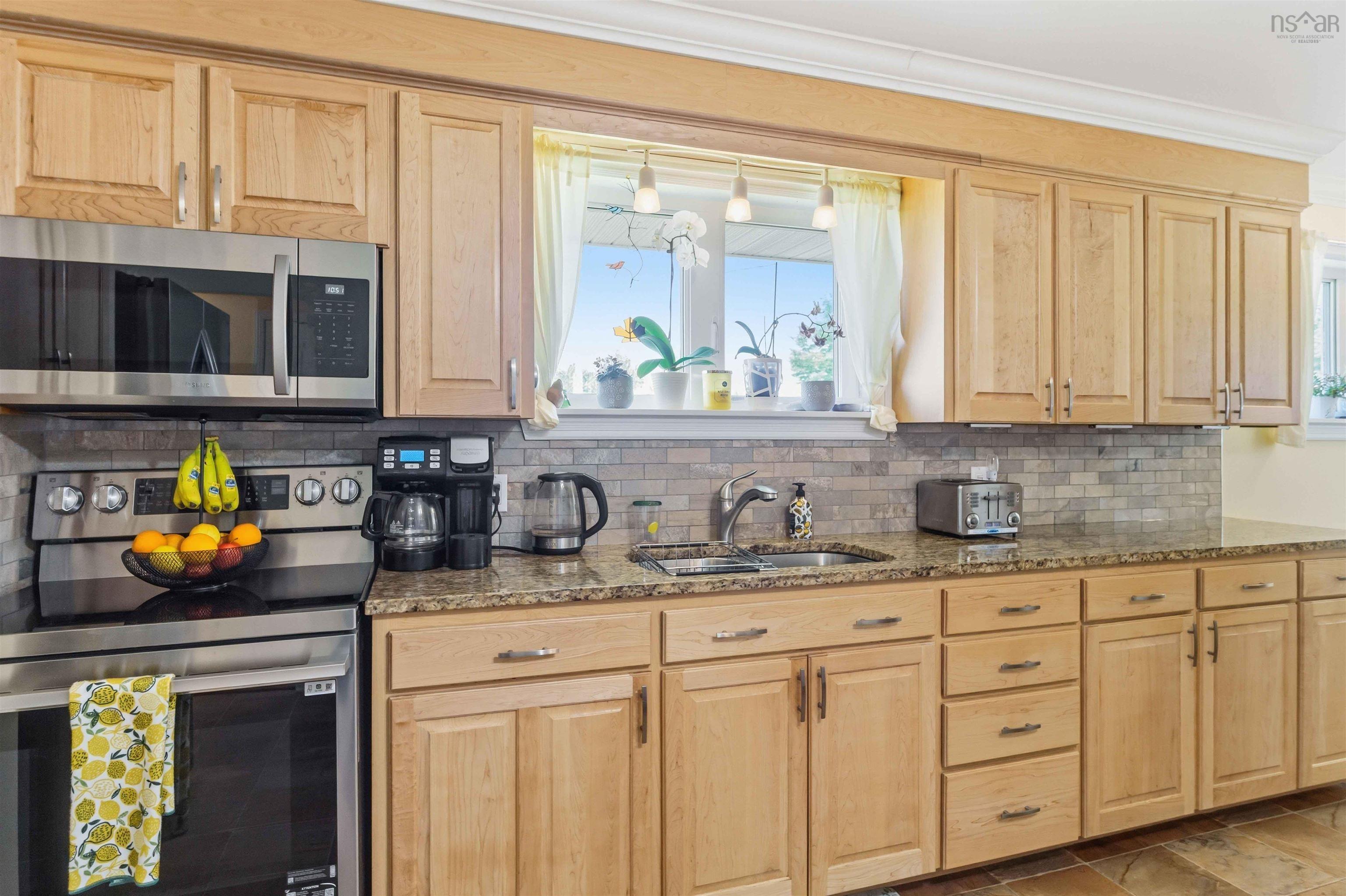 $549,000.00: 598 English Mountain Road, Canaan