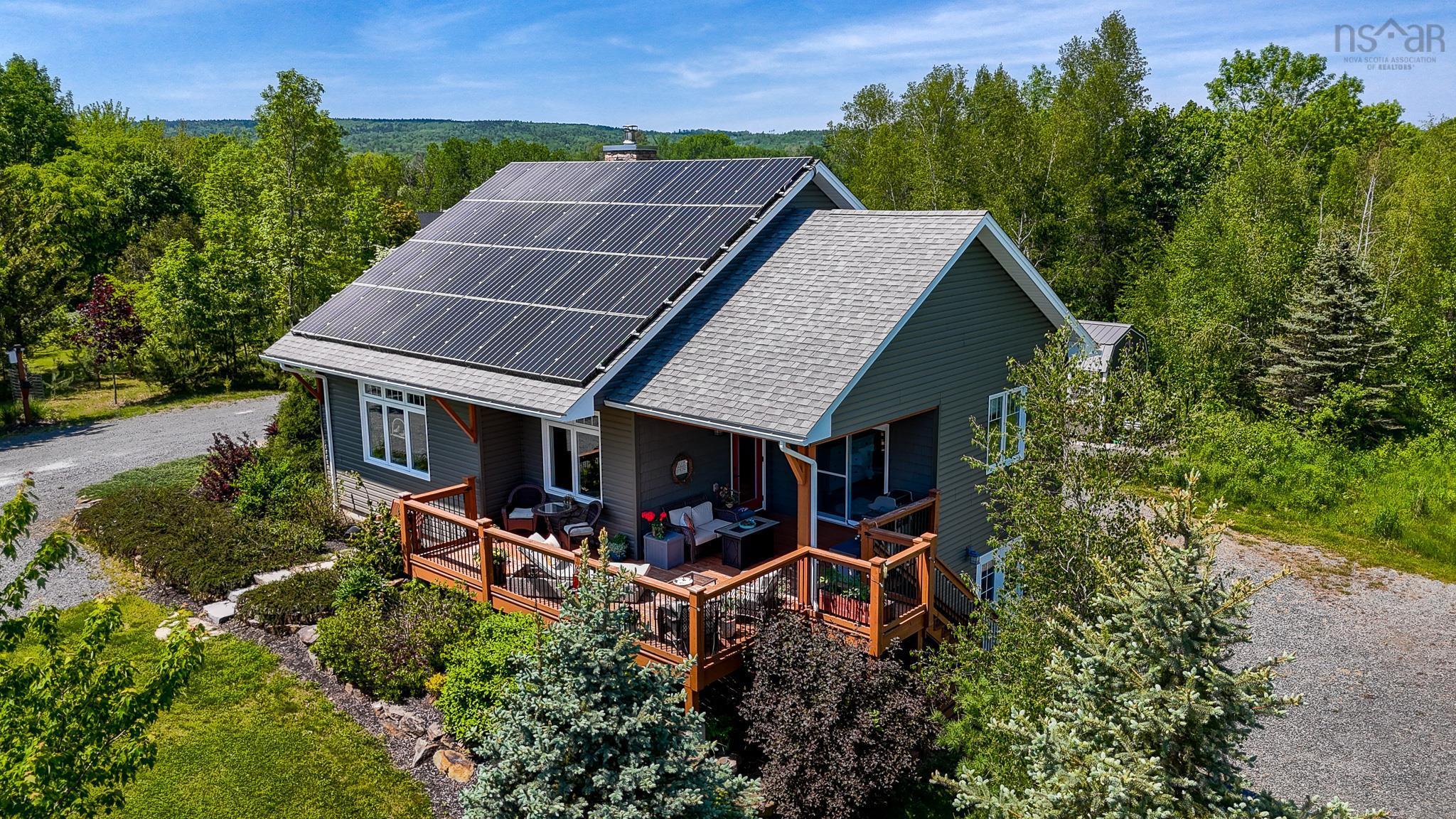 $750,000.00: 36 Curry Road, Falmouth