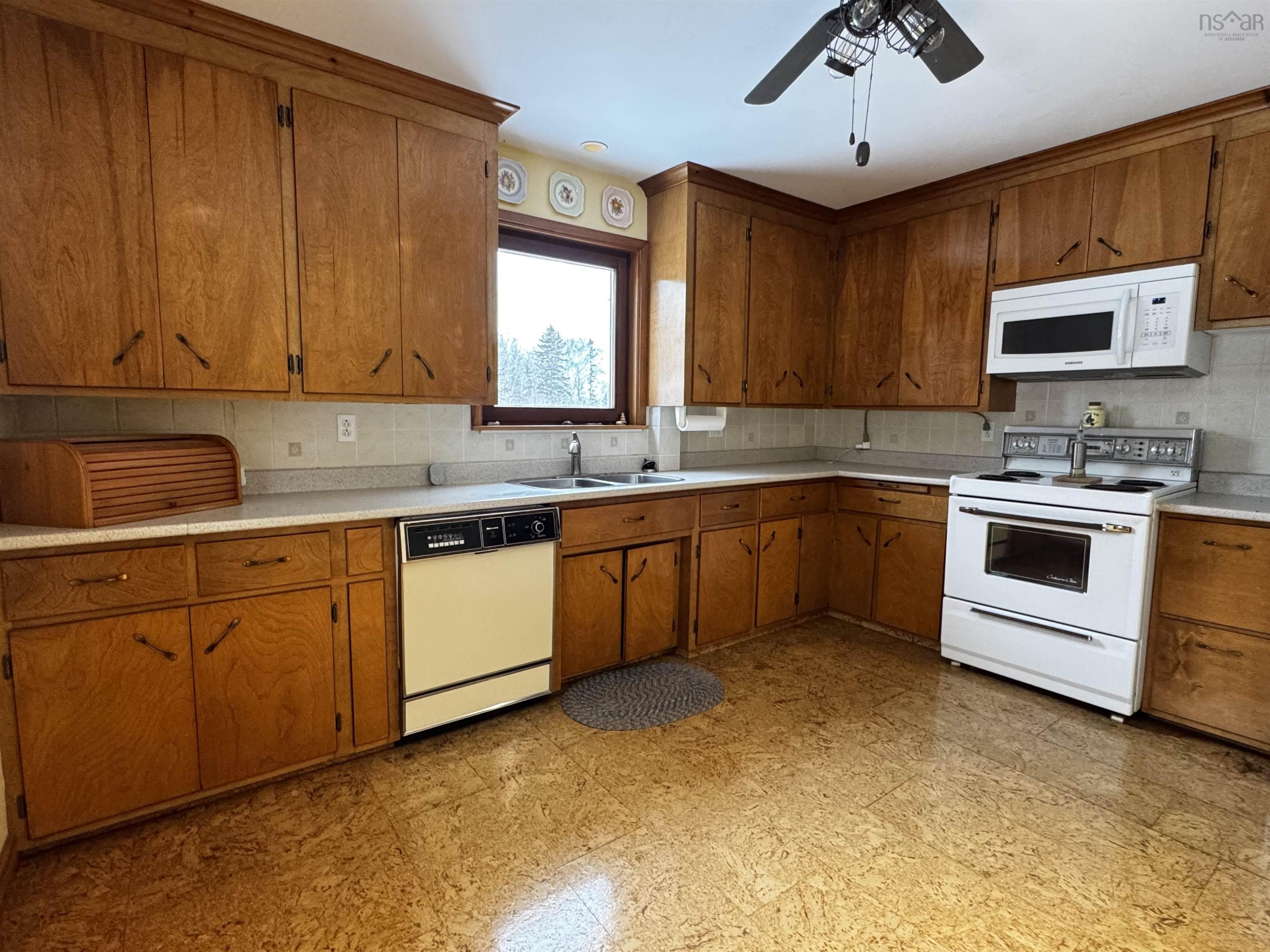 $650,000.00: 7903 East Bay Highway, Big Pond Centre