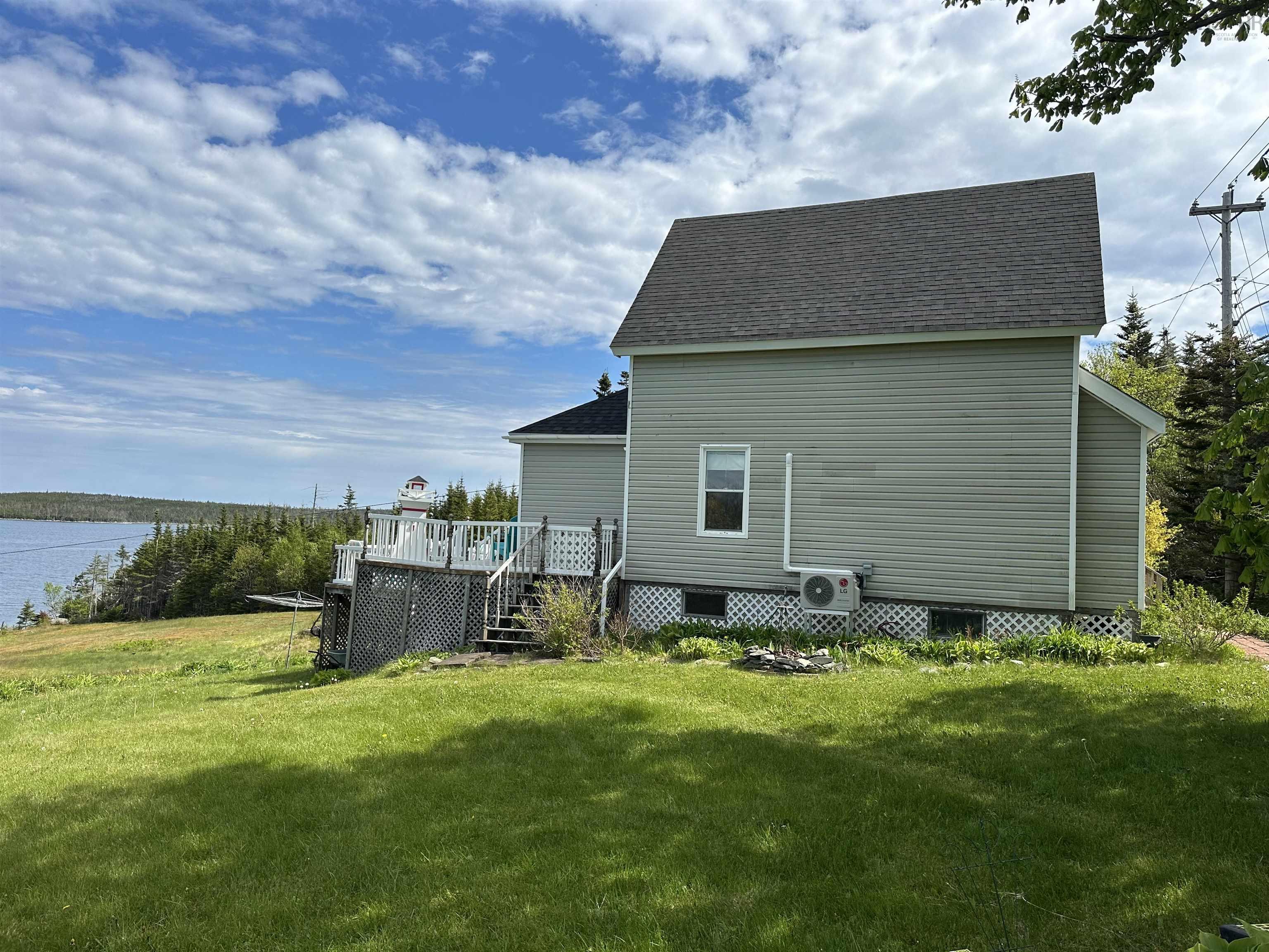 $349,000.00: 5034 Highway 7, Liscomb
