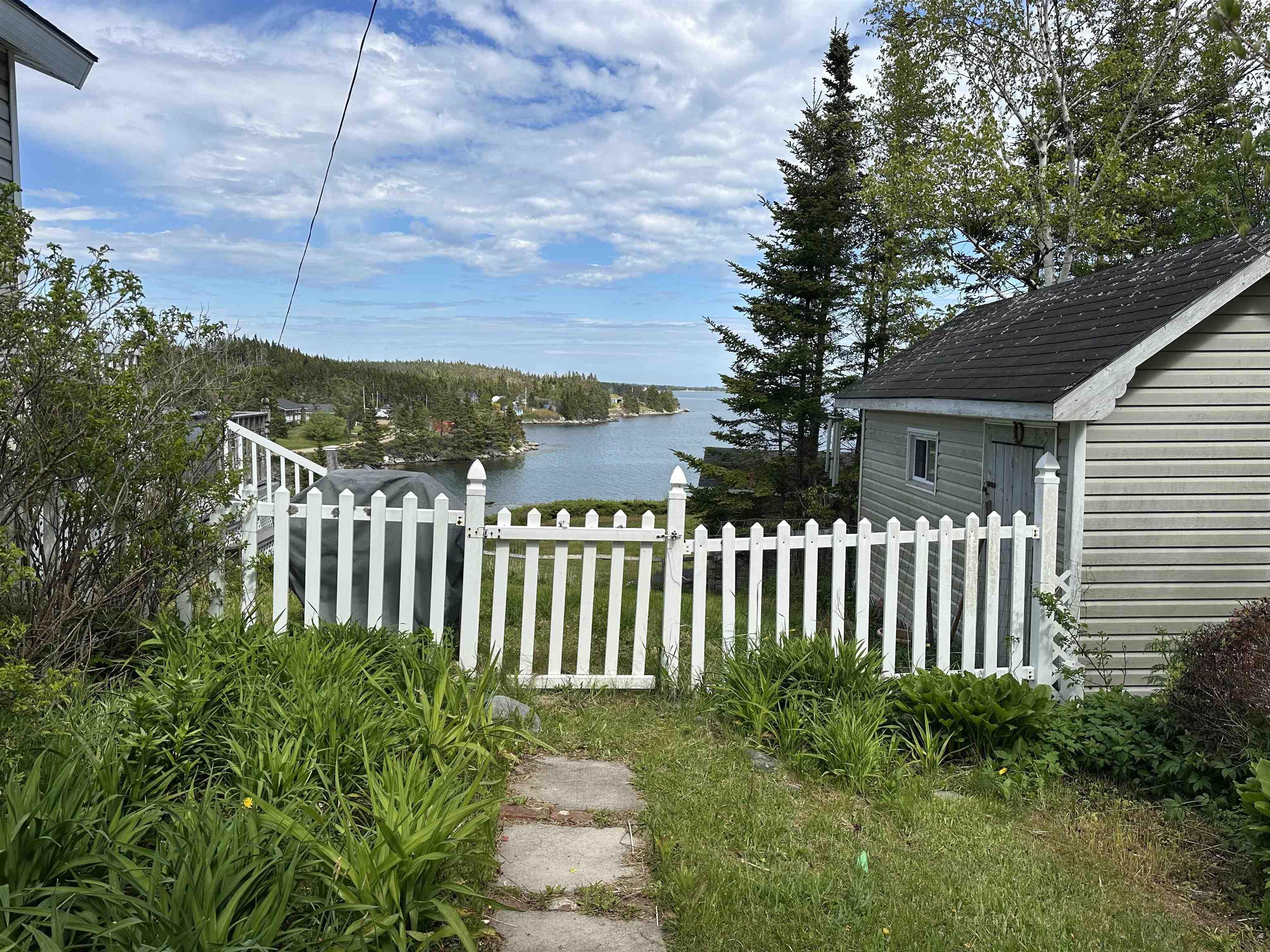 $349,000.00: 5034 Highway 7, Liscomb