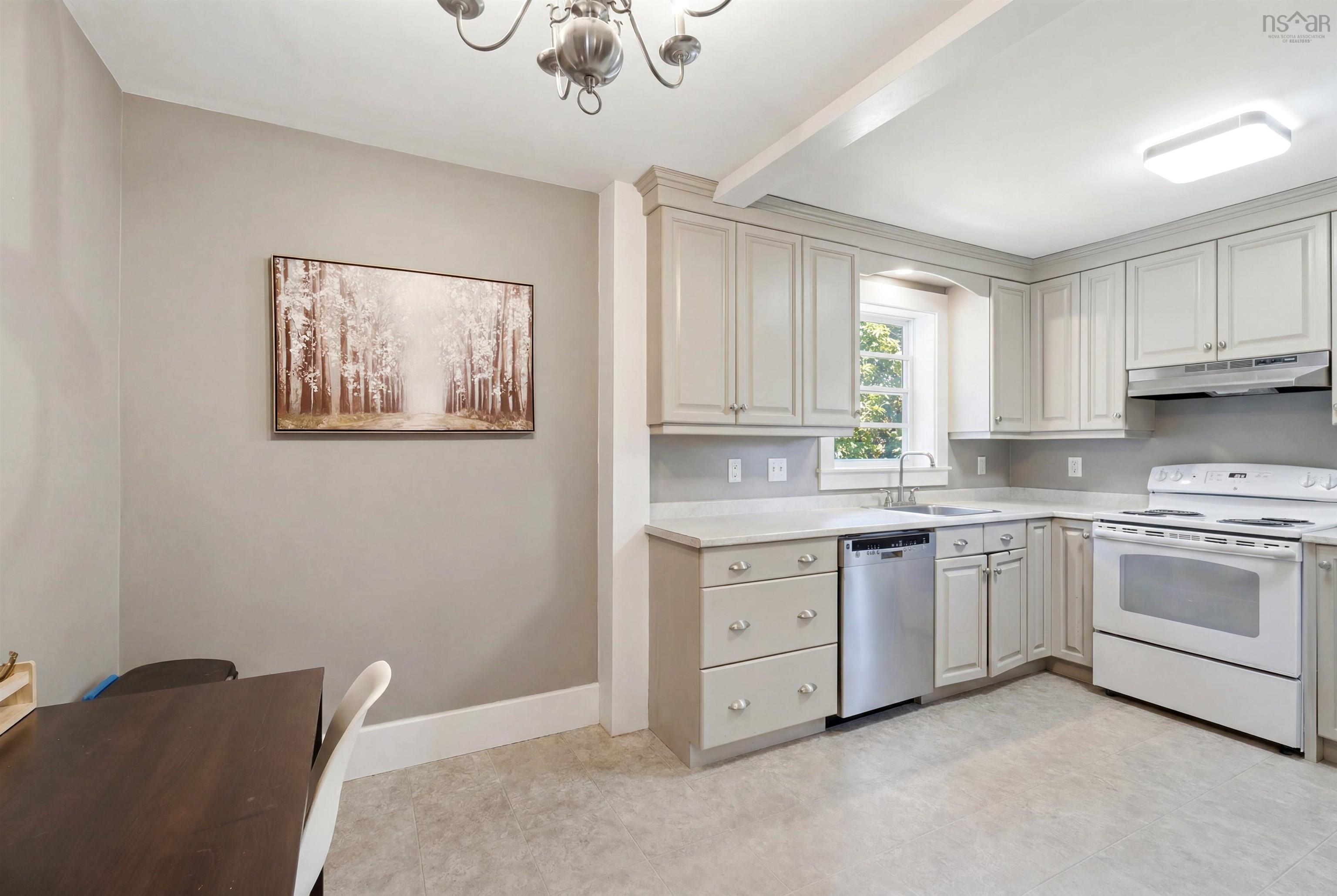$425,000.00: 141 Crescent Drive, New Minas