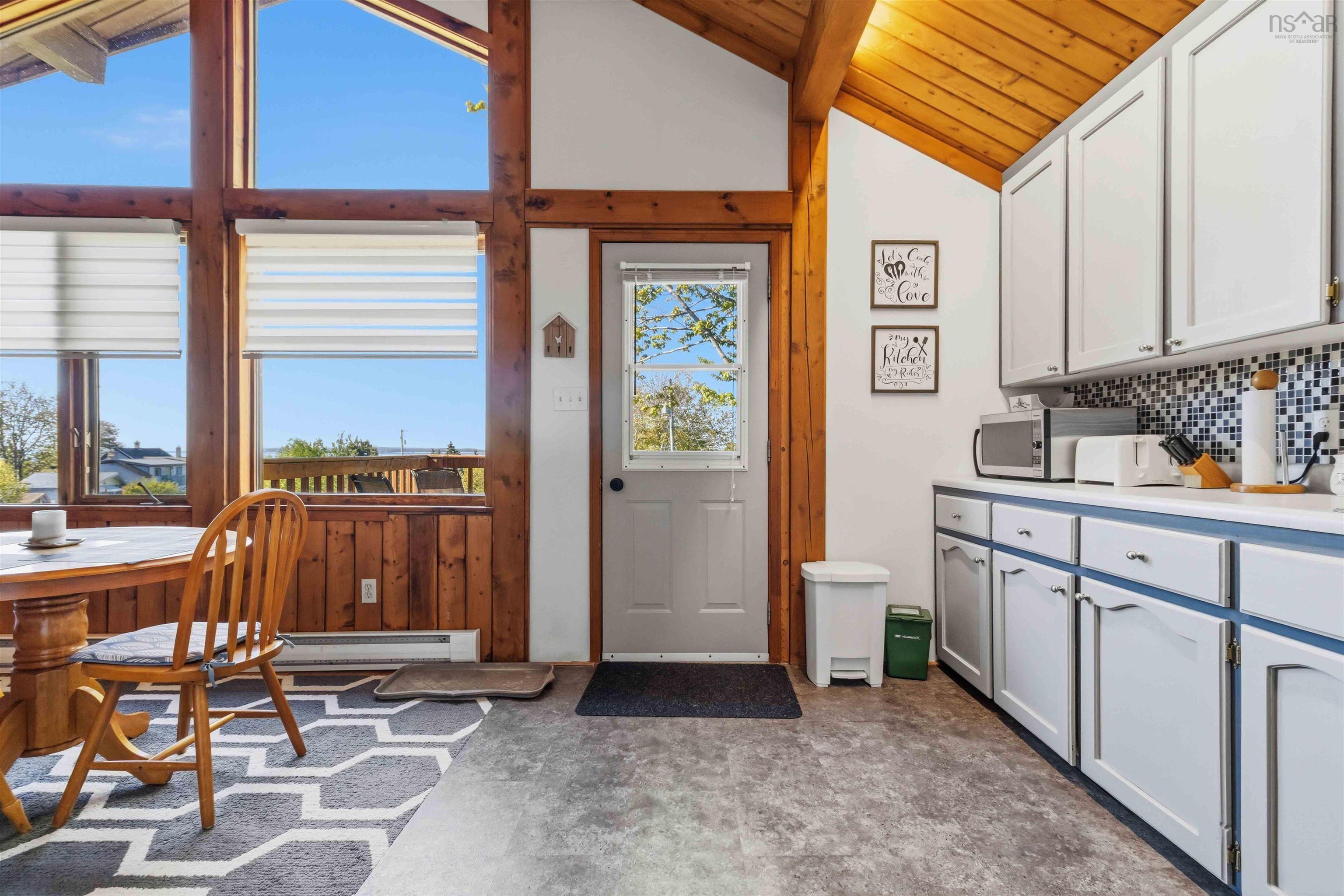 $329,900.00: B5 11 Beach View Lane, Summerville Centre