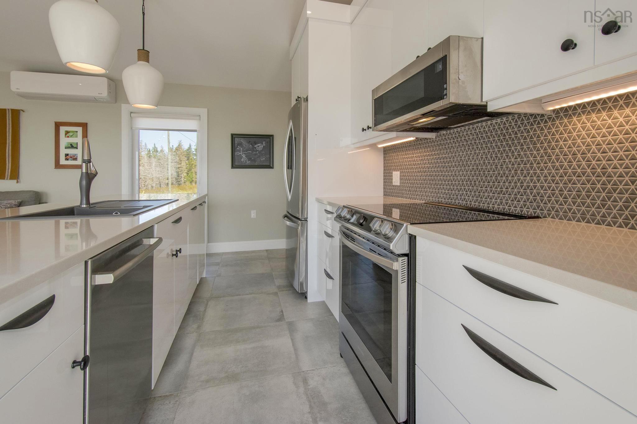 $895,000.00: 70 Seaside Drive, Louis Head
