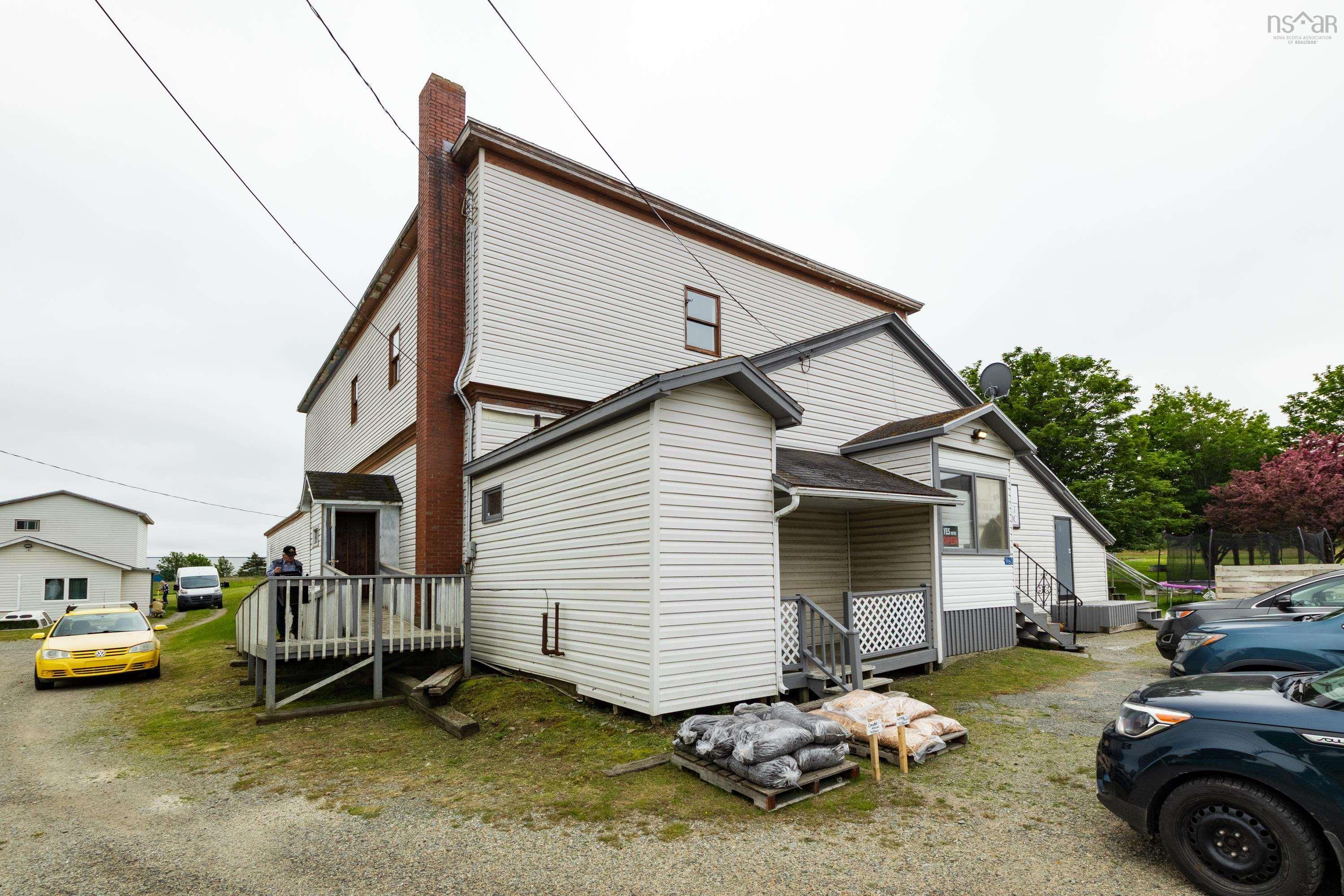 $375,000.00: 960 Highway 1, Little Brook
