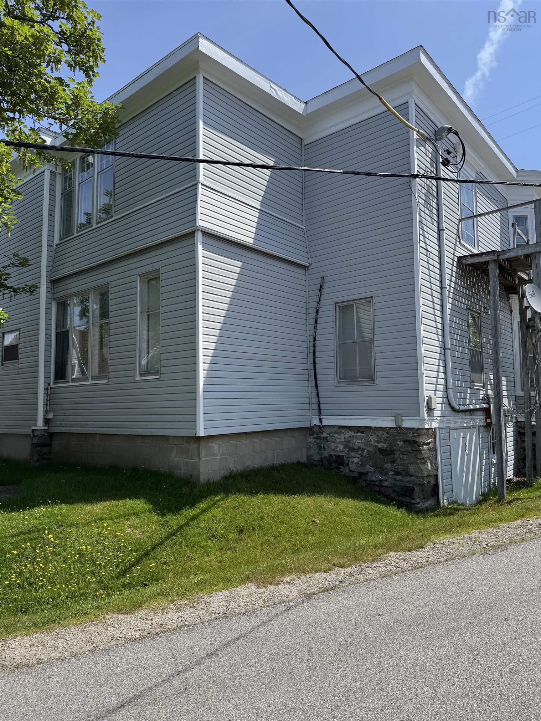 $229,900.00: 3205 1 Highway, Port Maitland
