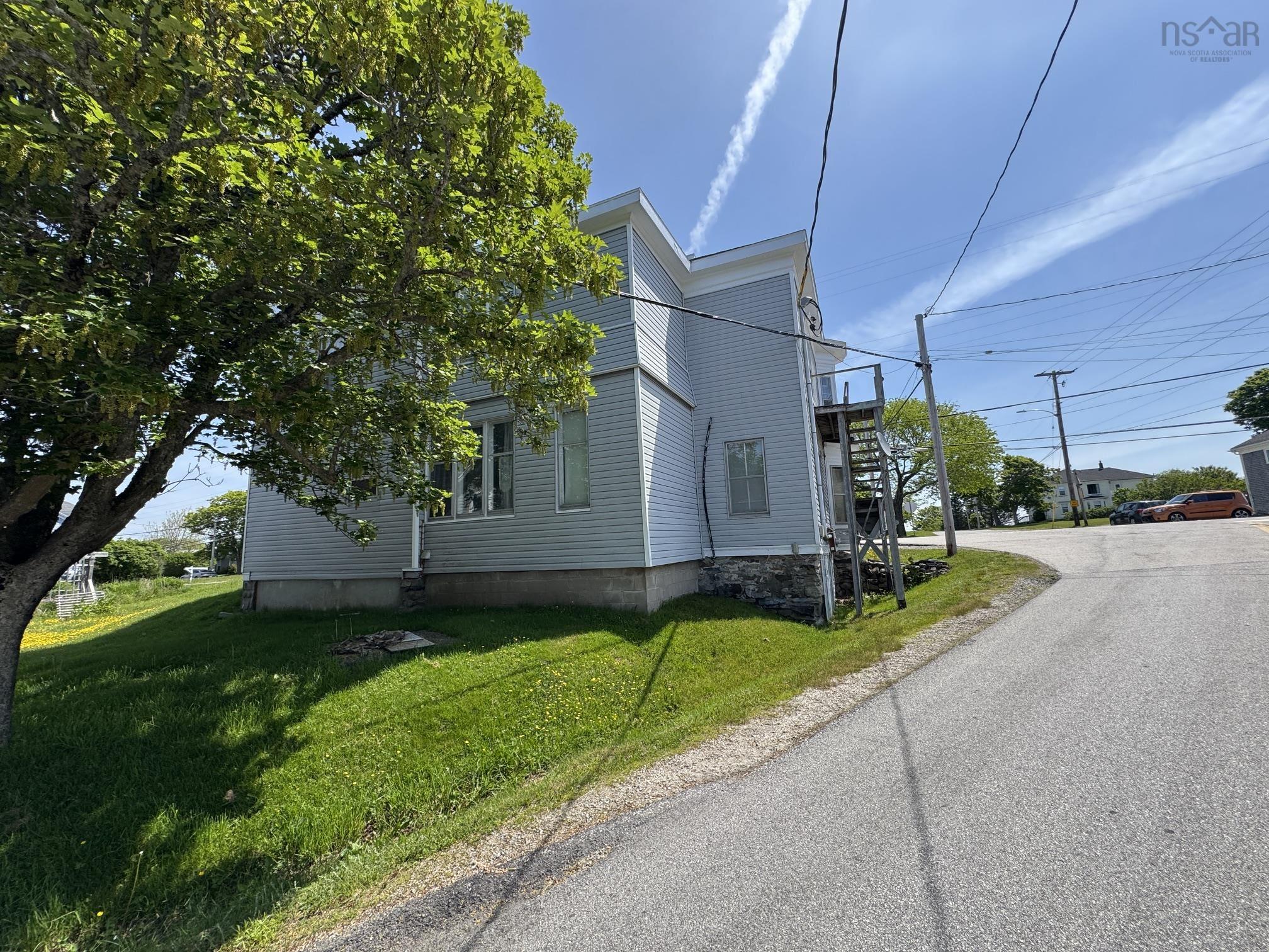 $229,900.00: 3205 1 Highway, Port Maitland