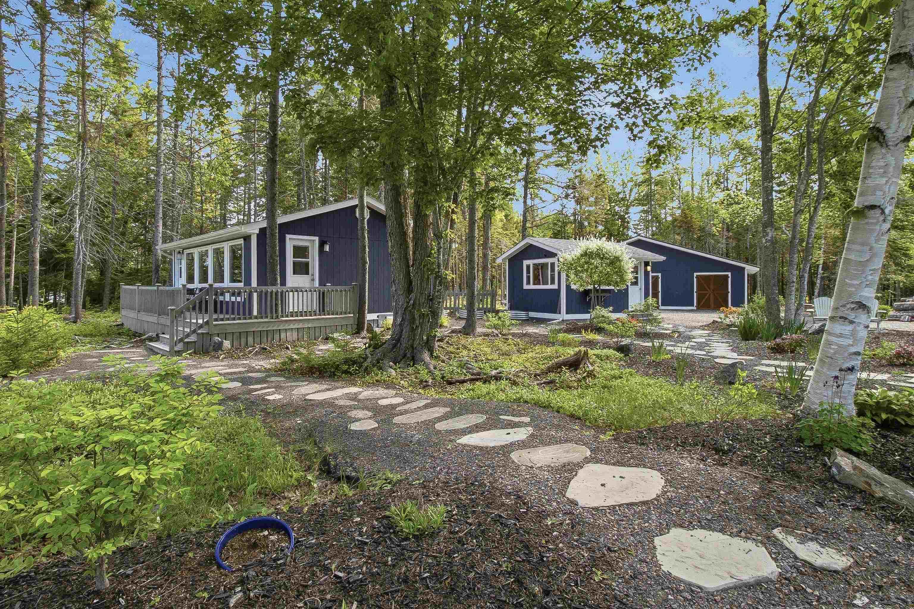 $924,900.00: 53 Leonard Drive, Mattatall Lake