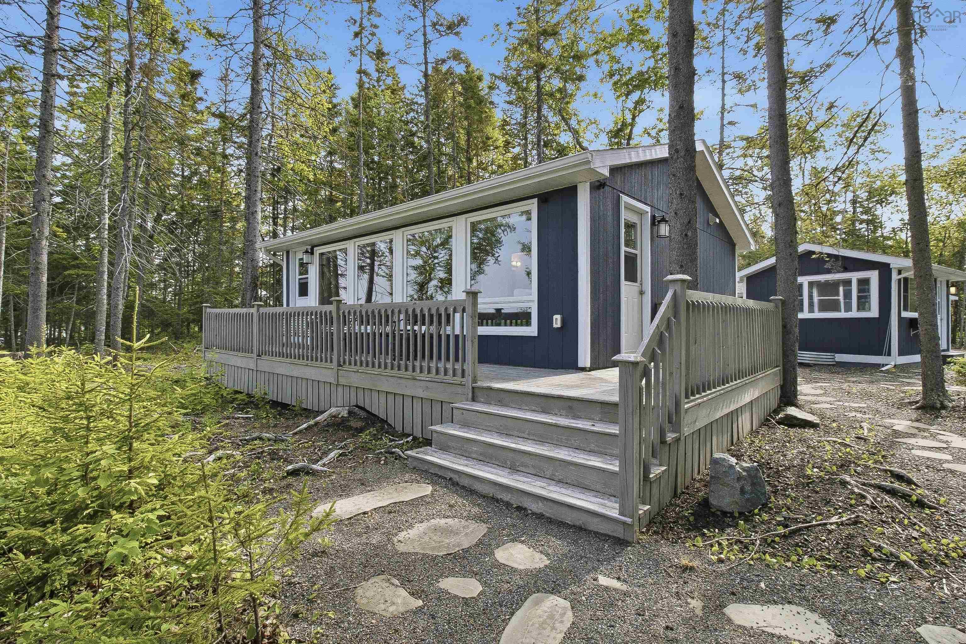 $924,900.00: 53 Leonard Drive, Mattatall Lake