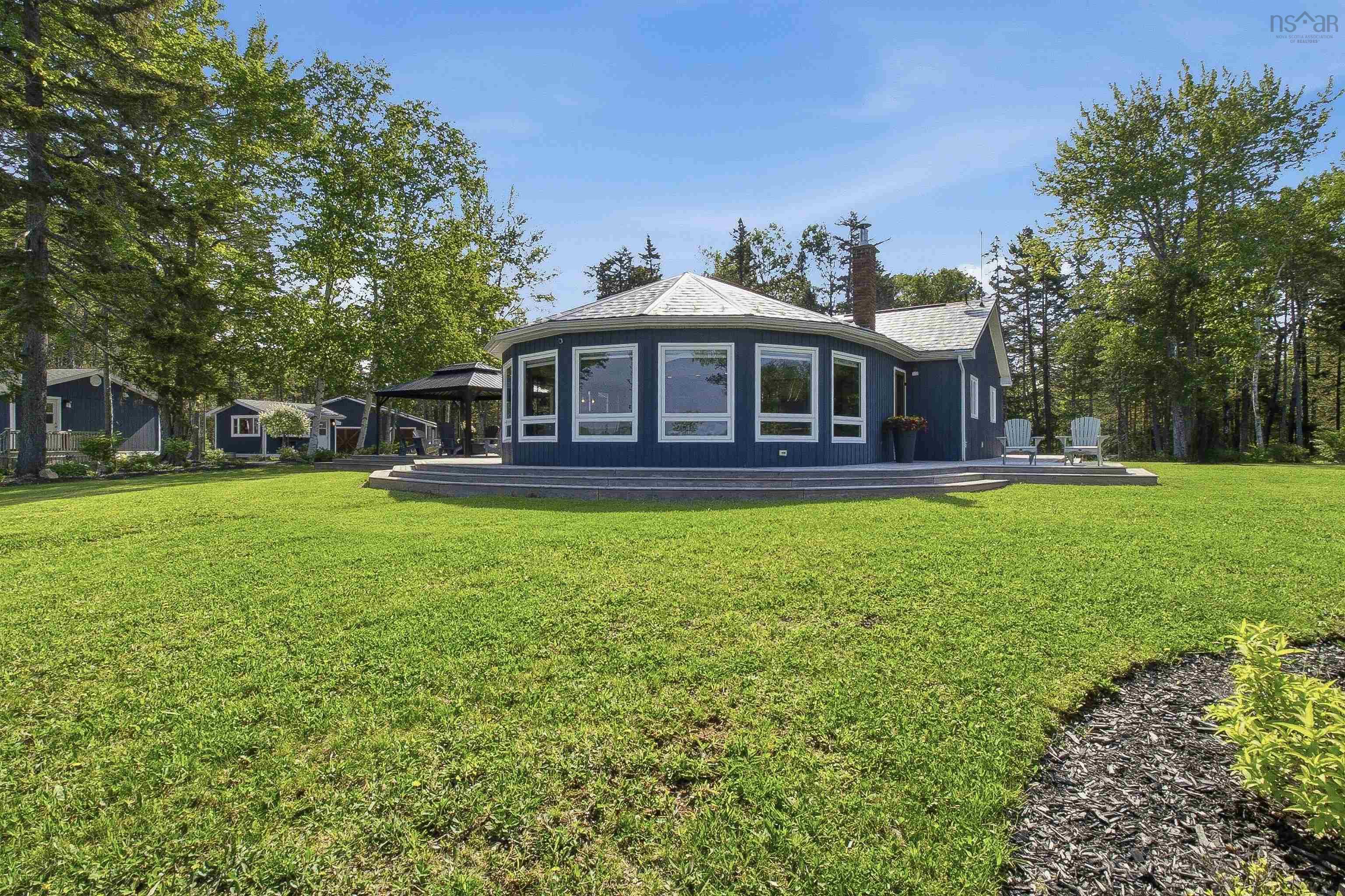 $924,900.00: 53 Leonard Drive, Mattatall Lake