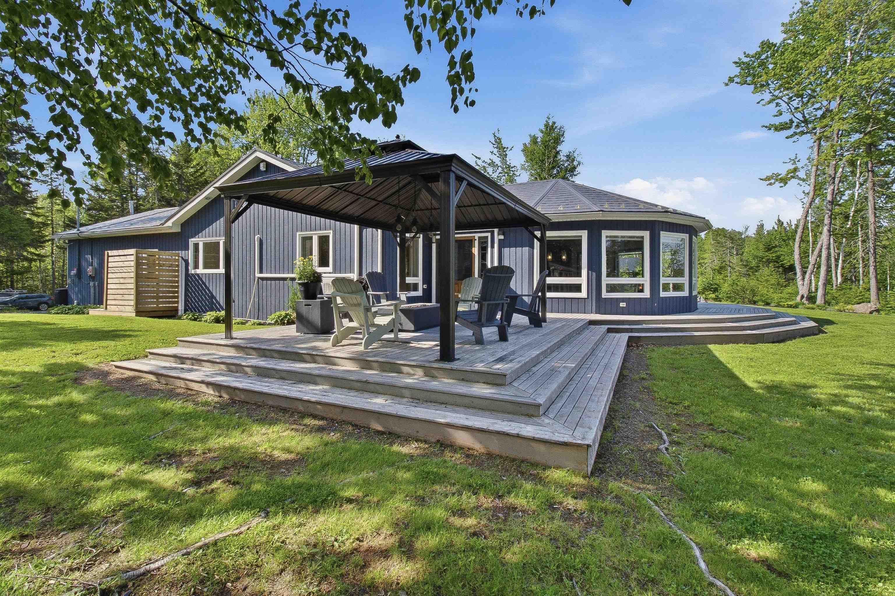$924,900.00: 53 Leonard Drive, Mattatall Lake