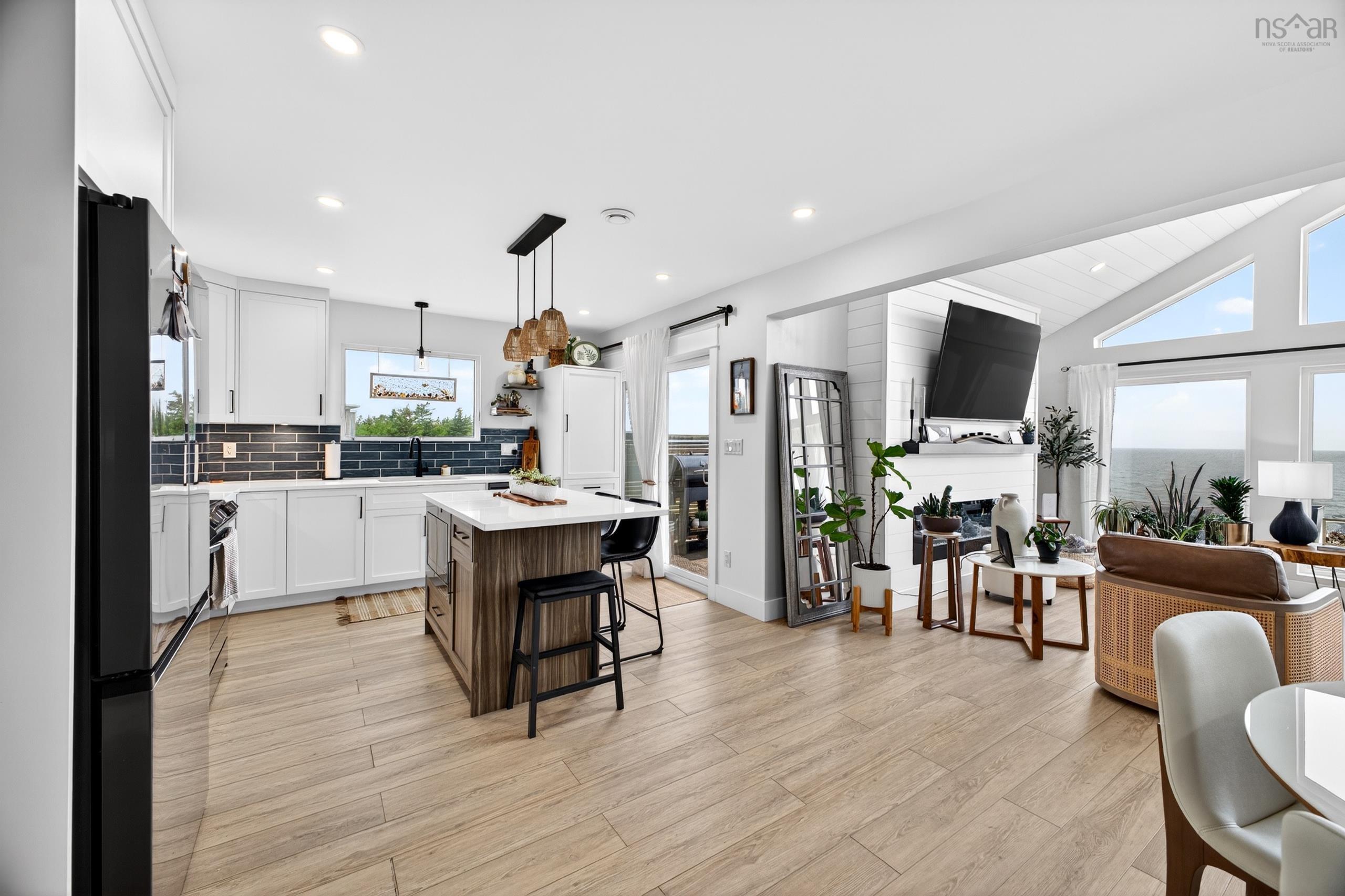 $999,500.00: 48 KEIFERD SHORE Lane, Gulf Shore