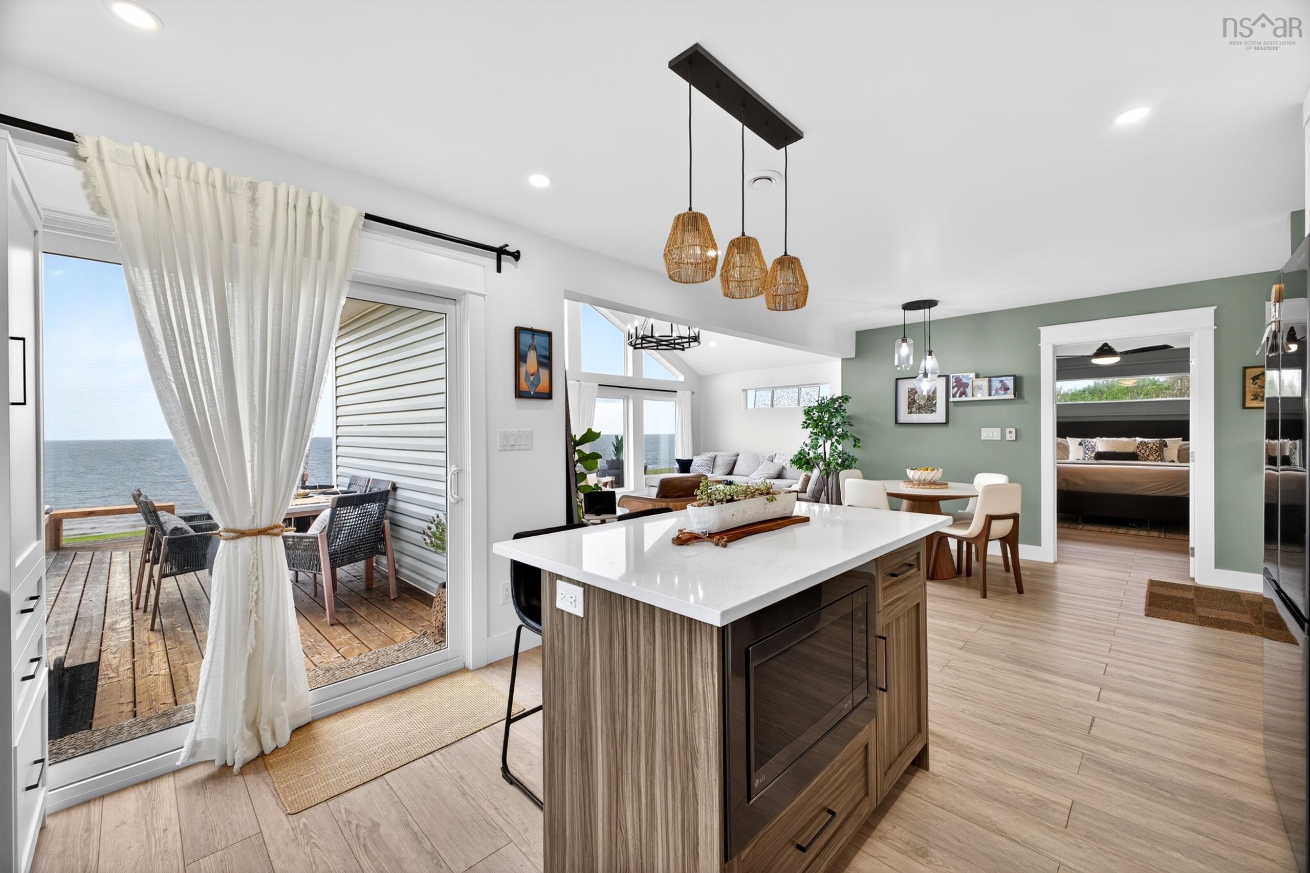 $999,500.00: 48 KEIFERD SHORE Lane, Gulf Shore