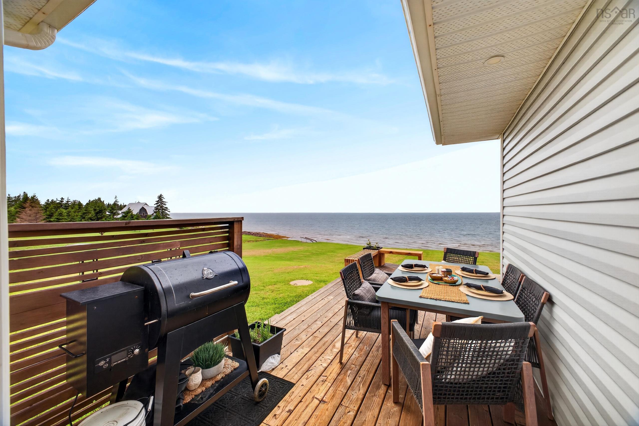 $999,500.00: 48 KEIFERD SHORE Lane, Gulf Shore