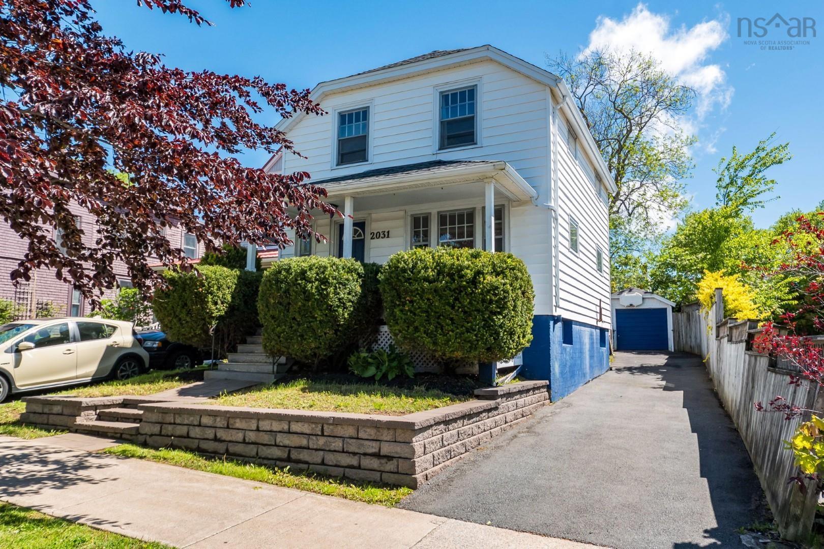 $809,000.00: 2031 Beech Street, Halifax