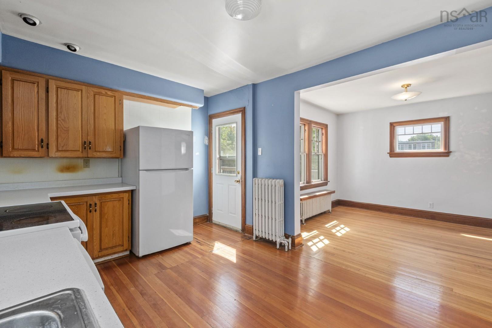 $809,000.00: 2031 Beech Street, Halifax
