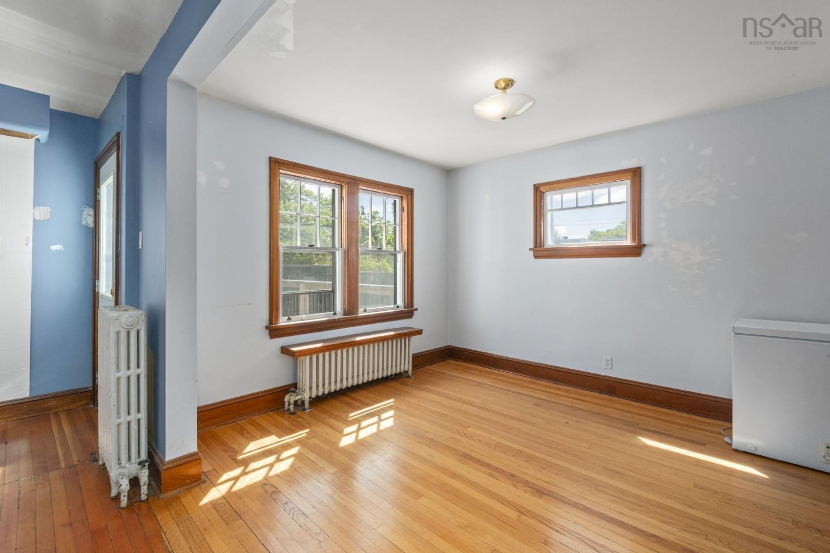$809,000.00: 2031 Beech Street, Halifax