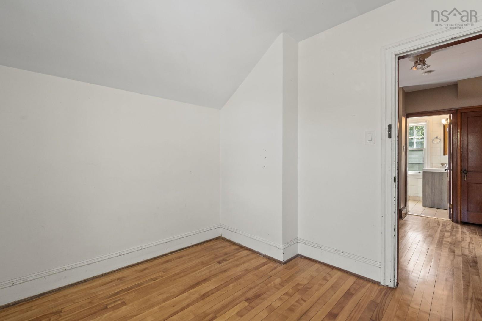 $809,000.00: 2031 Beech Street, Halifax