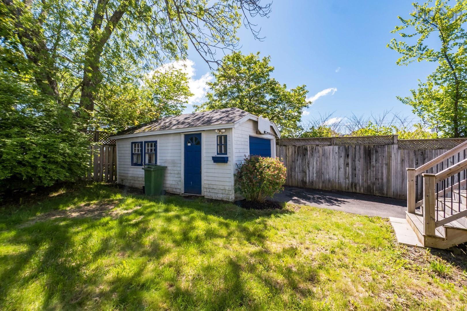 $809,000.00: 2031 Beech Street, Halifax