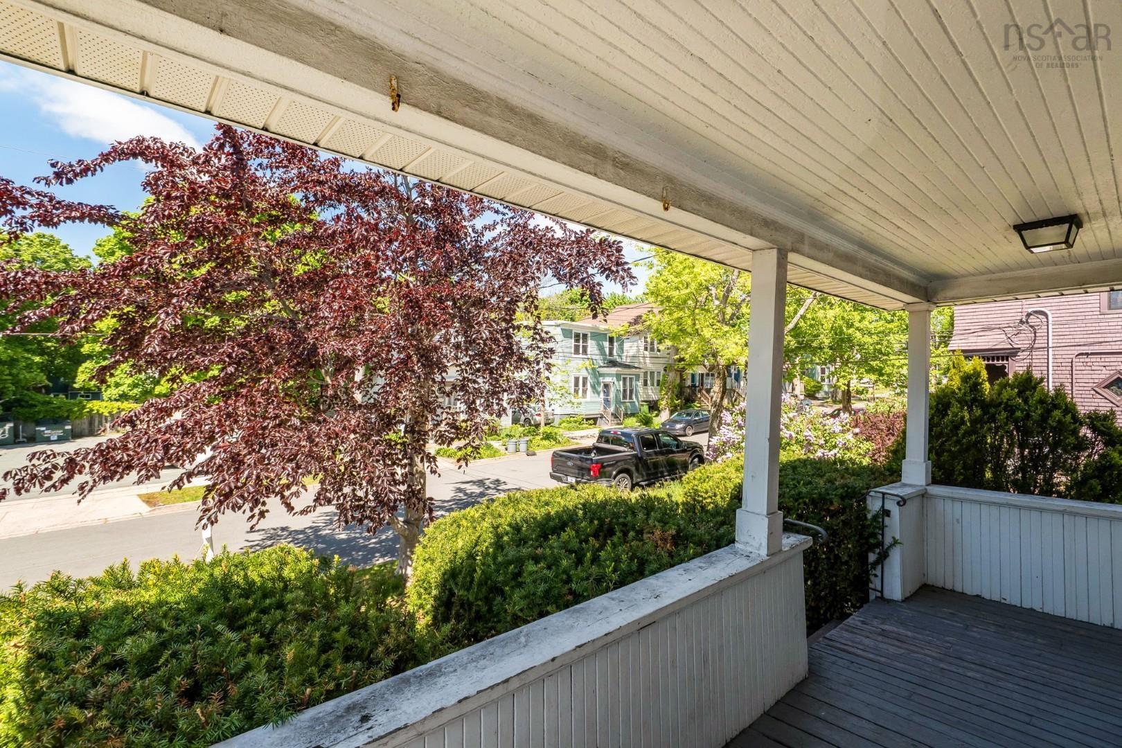 $809,000.00: 2031 Beech Street, Halifax