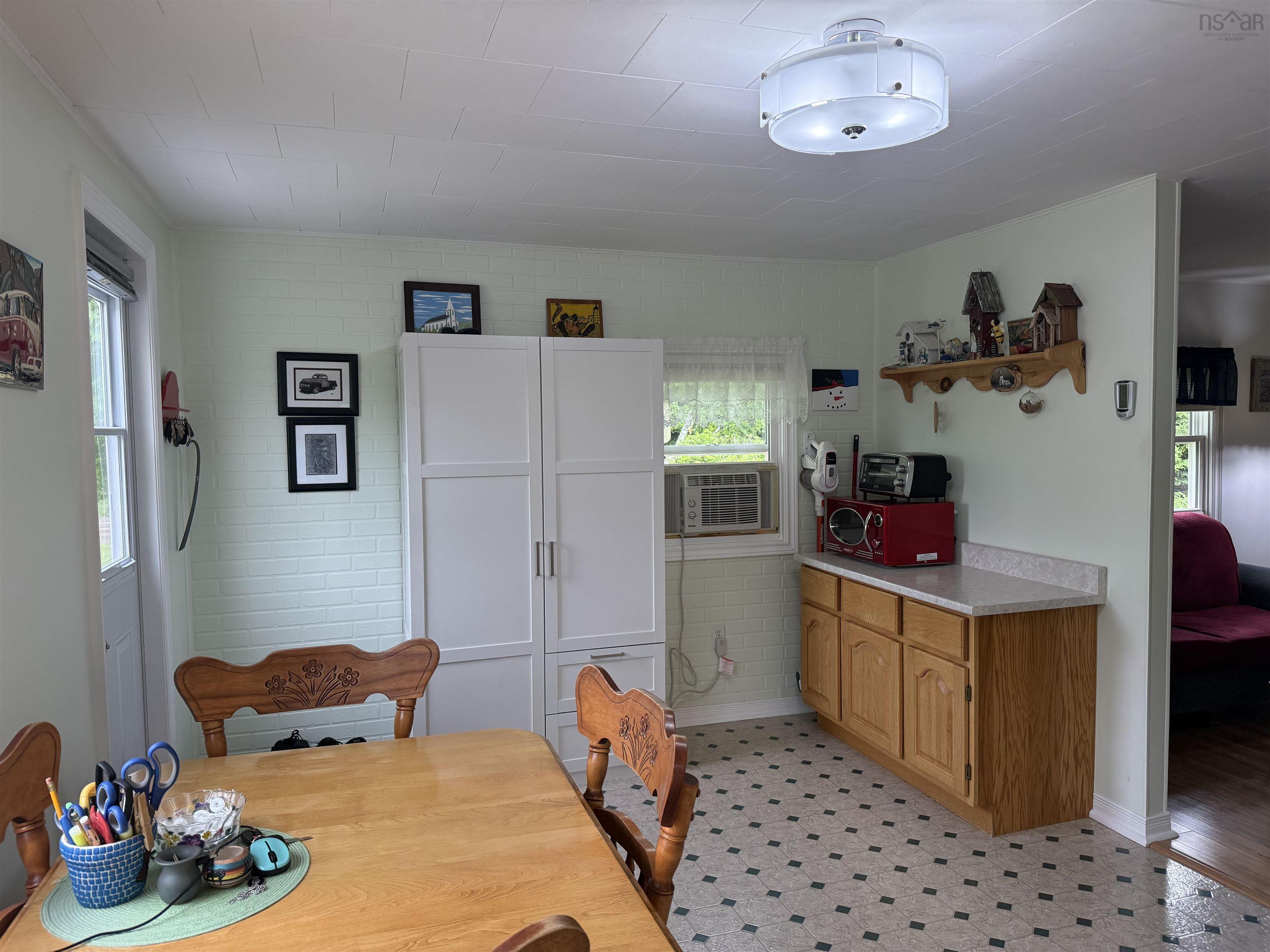 $229,000.00: 228 old pinevale rd, Pinevale