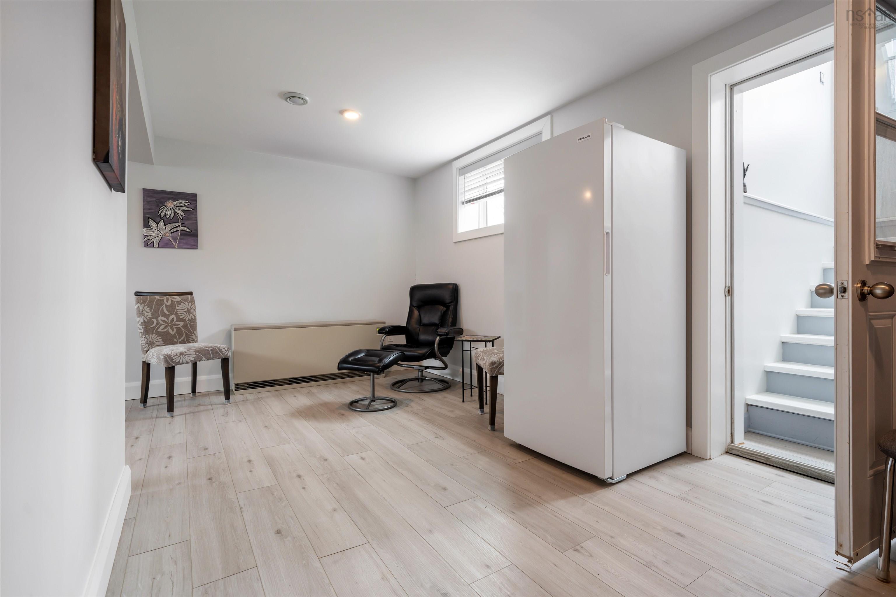 $1,100,000.00: 79 Oak Lane, Loch Broom Loop, Loch Broom Loop