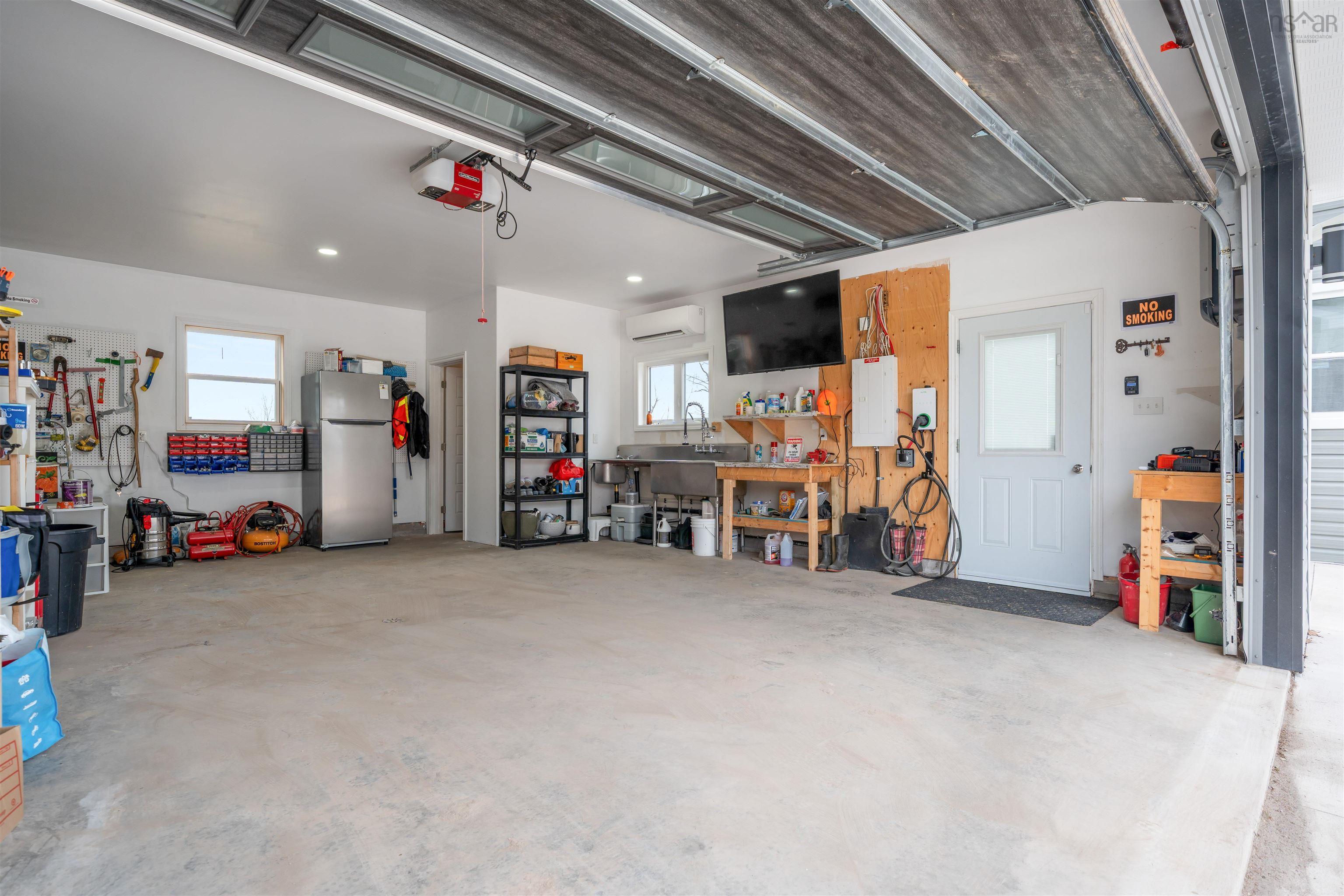 $1,100,000.00: 79 Oak Lane, Loch Broom Loop, Loch Broom Loop
