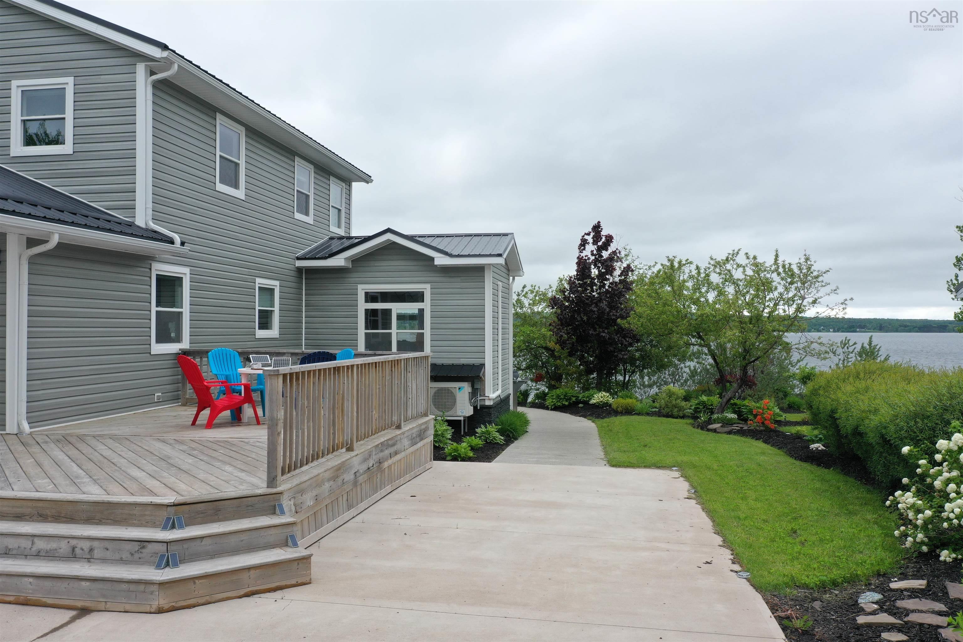 $1,100,000.00: 79 Oak Lane, Loch Broom Loop, Loch Broom Loop