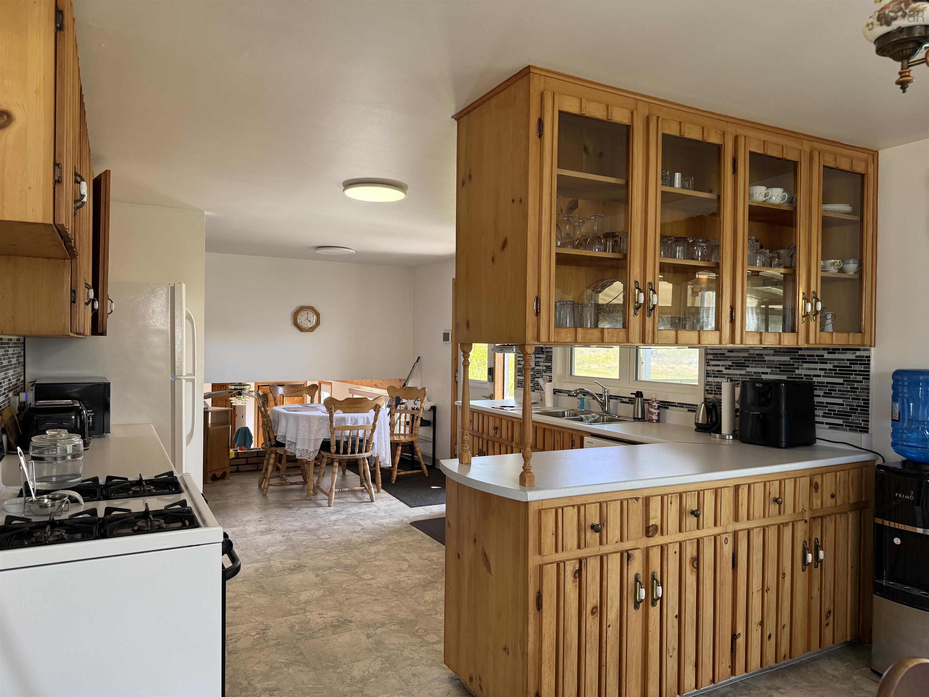 $760,000.00: 947 Pleasant Valley Rd Road, Pleasant Valley