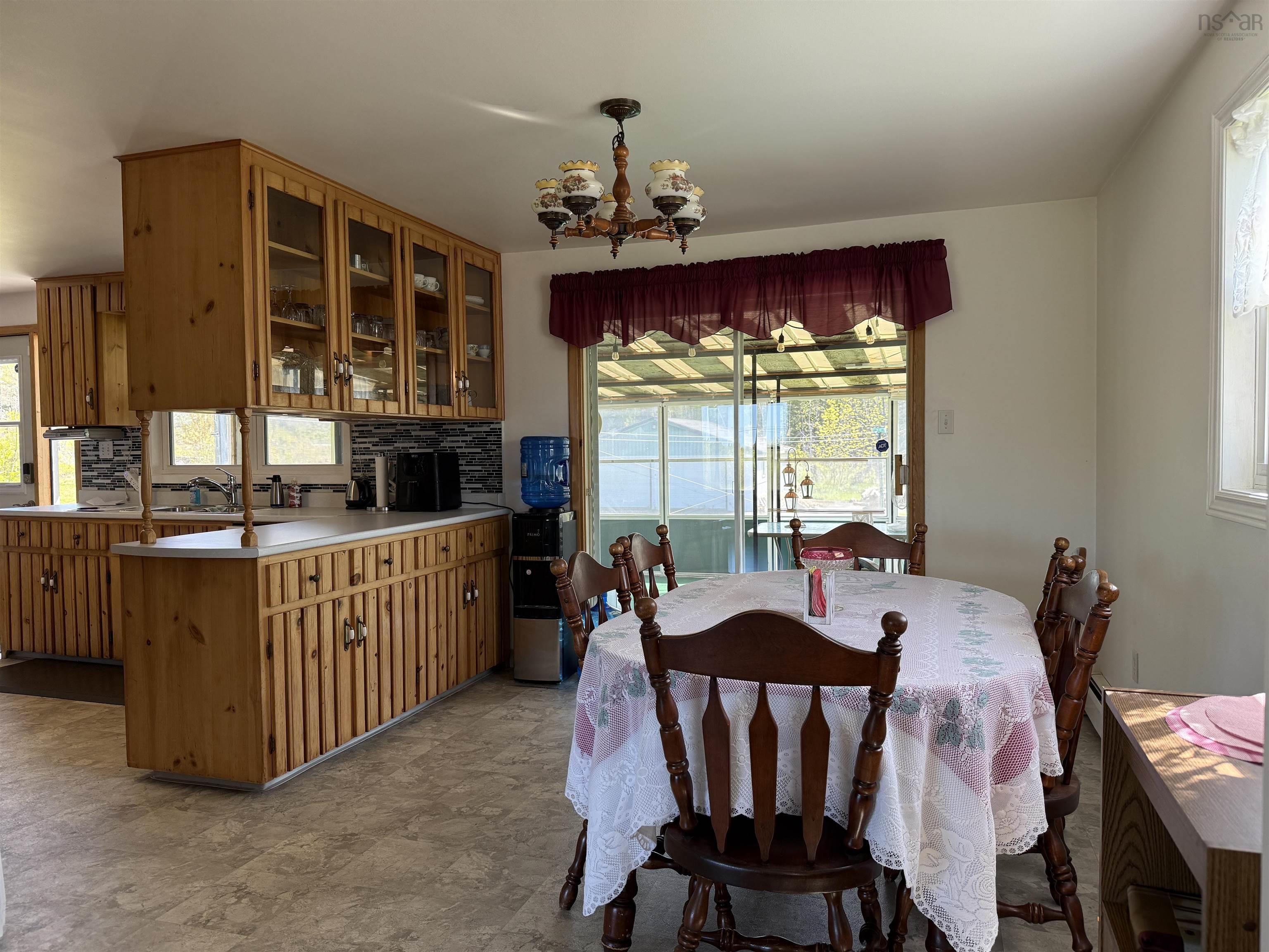 $760,000.00: 947 Pleasant Valley Rd Road, Pleasant Valley