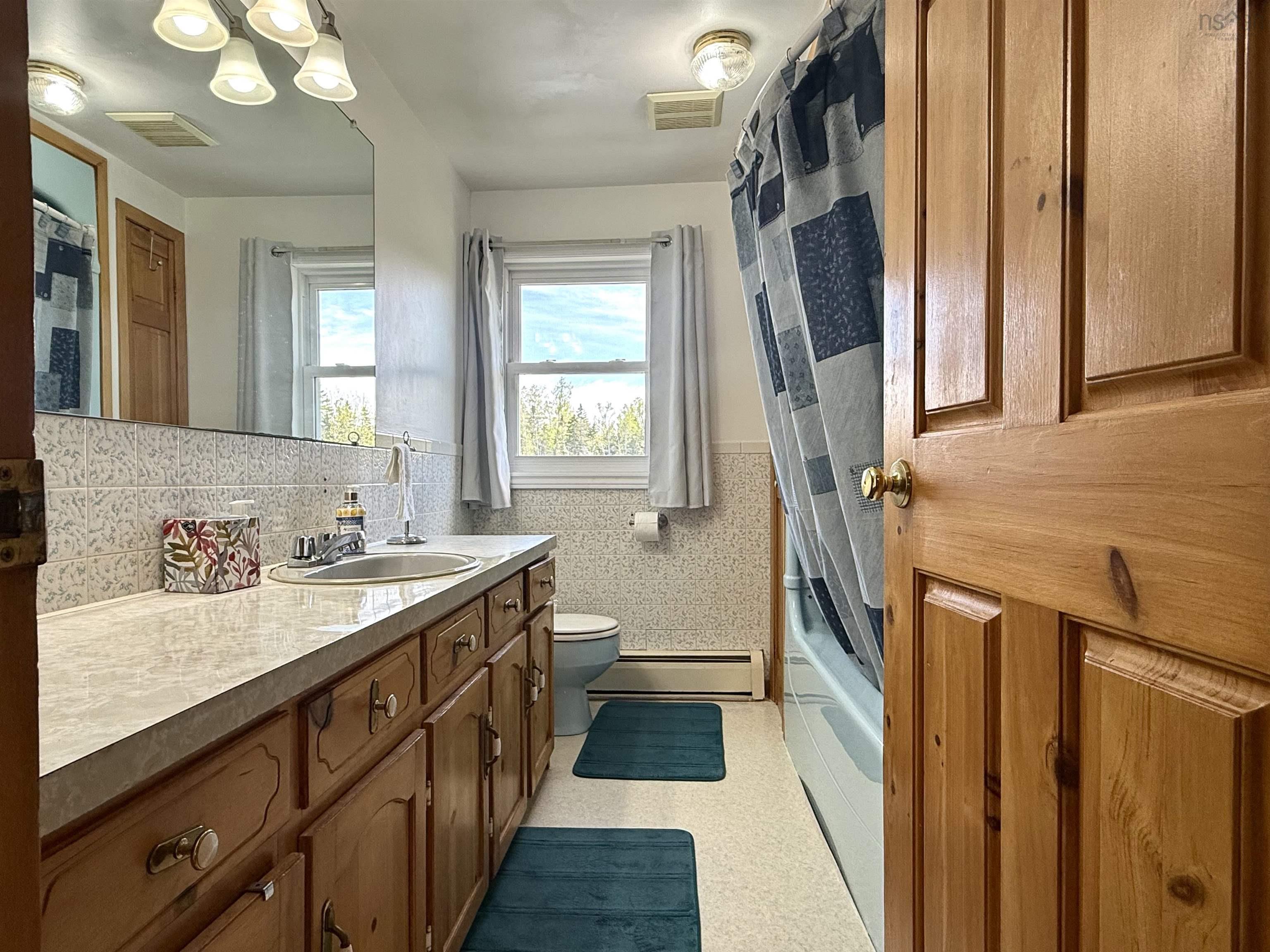 $760,000.00: 947 Pleasant Valley Rd Road, Pleasant Valley
