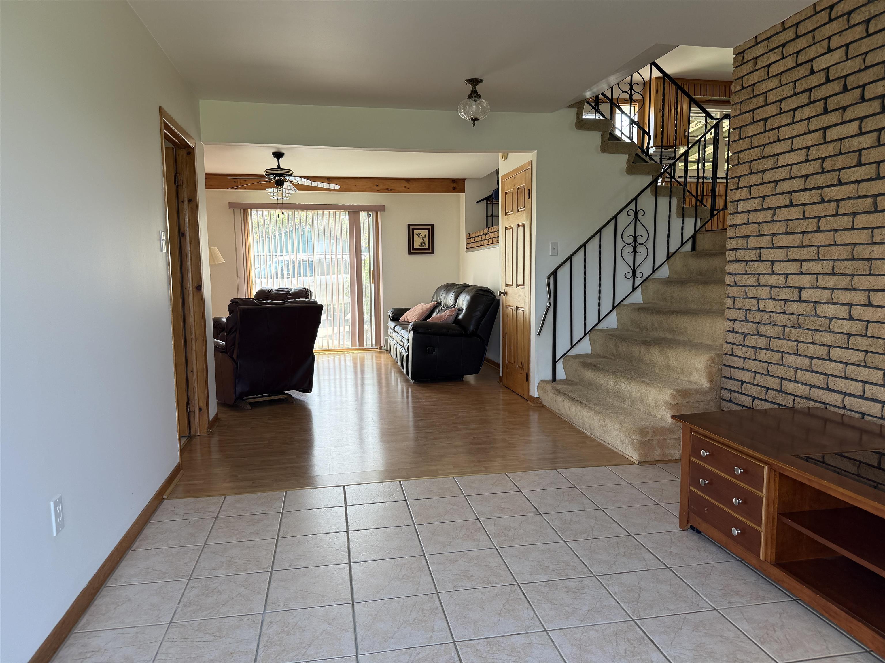 $760,000.00: 947 Pleasant Valley Rd Road, Pleasant Valley