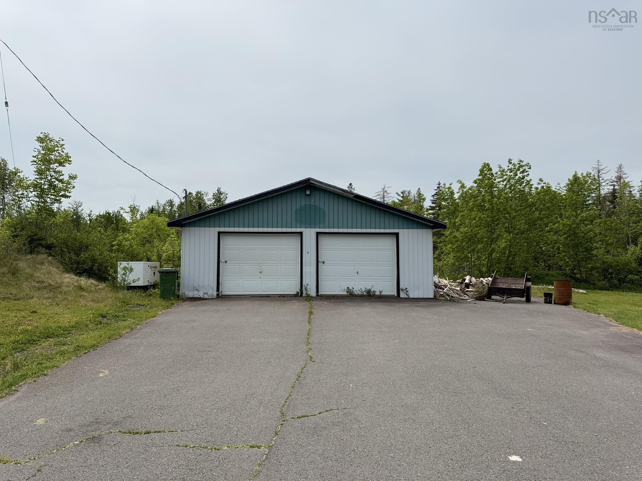 $760,000.00: 947 Pleasant Valley Rd Road, Pleasant Valley