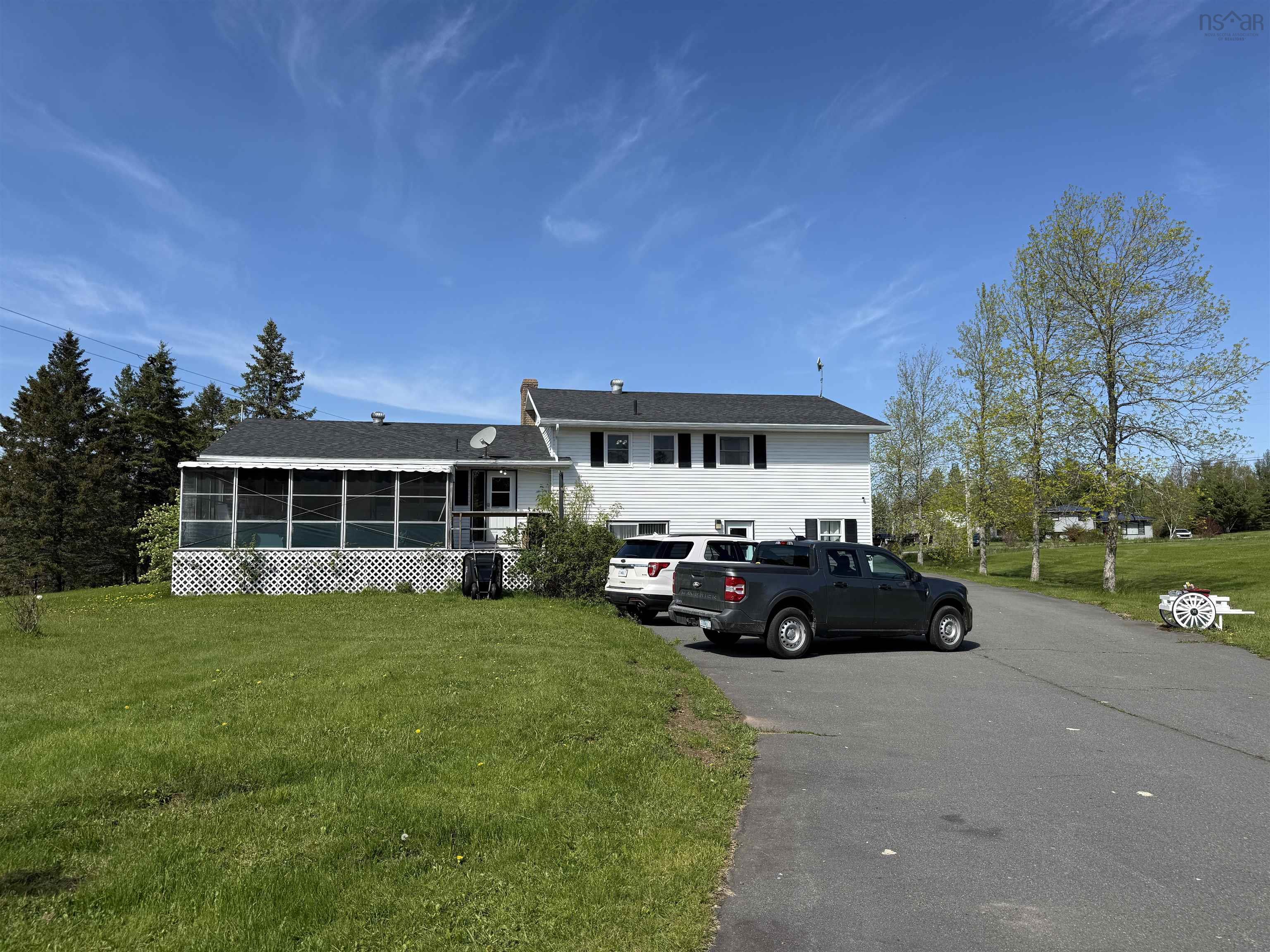$760,000.00: 947 Pleasant Valley Rd Road, Pleasant Valley