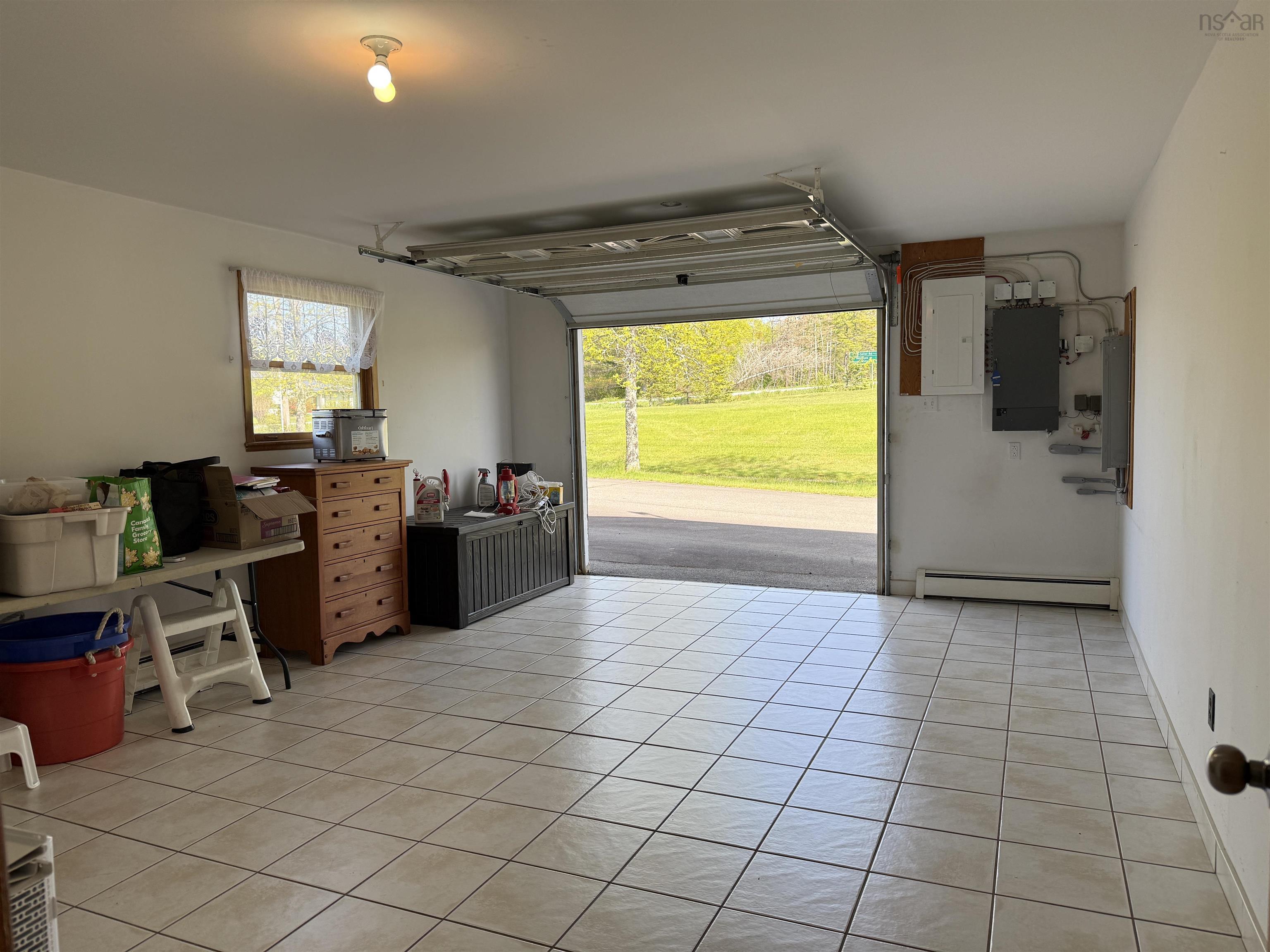 $760,000.00: 947 Pleasant Valley Rd Road, Pleasant Valley