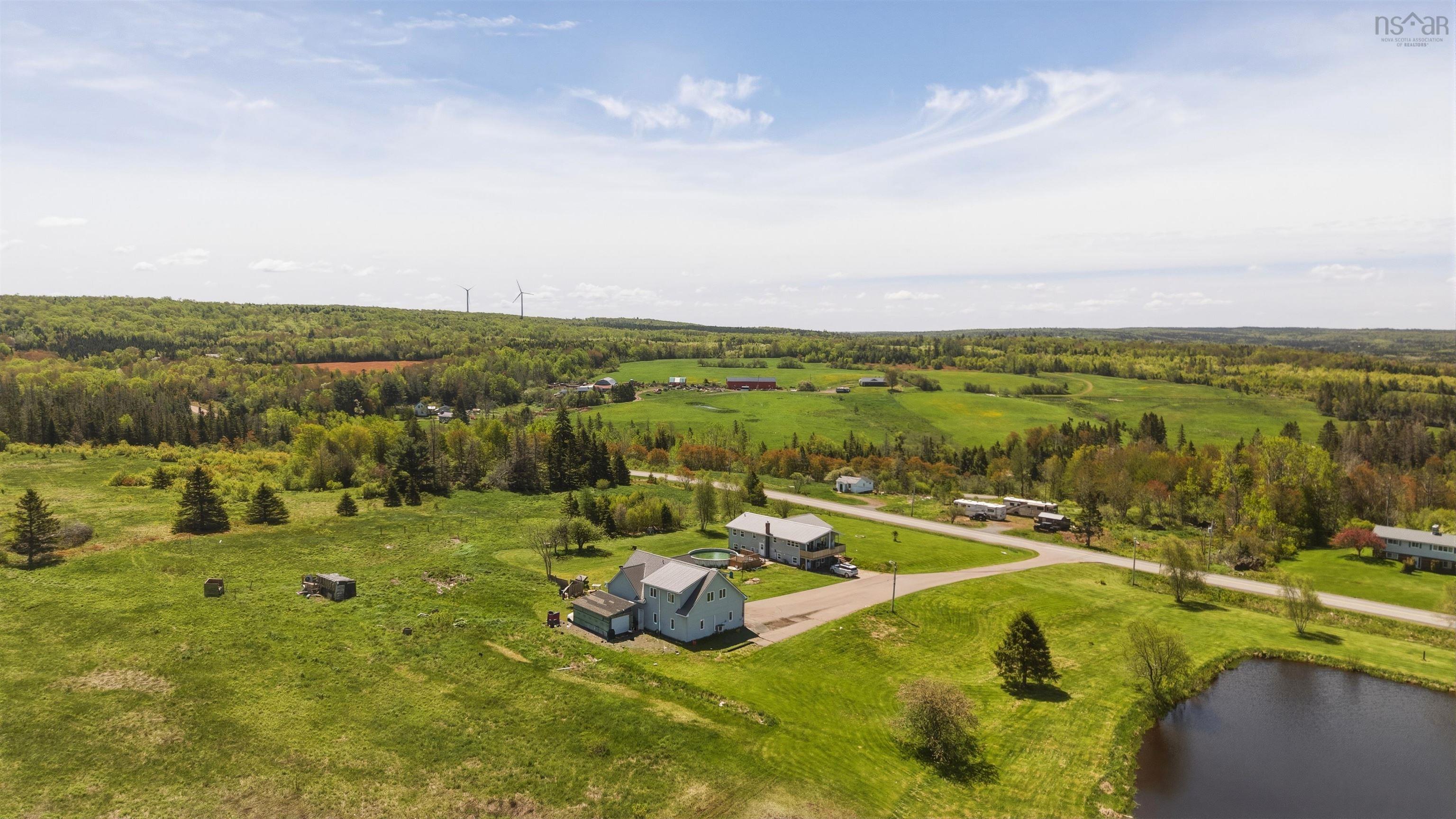 $805,000.00: 689 Old Greenfield Road, Greenfield