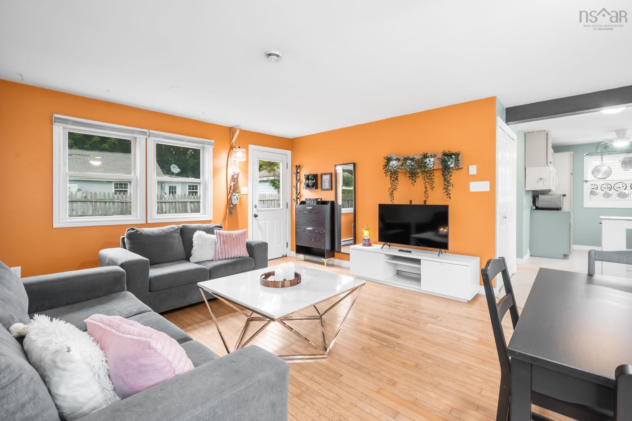 $199,000.00: 275 Stannus Street, Windsor