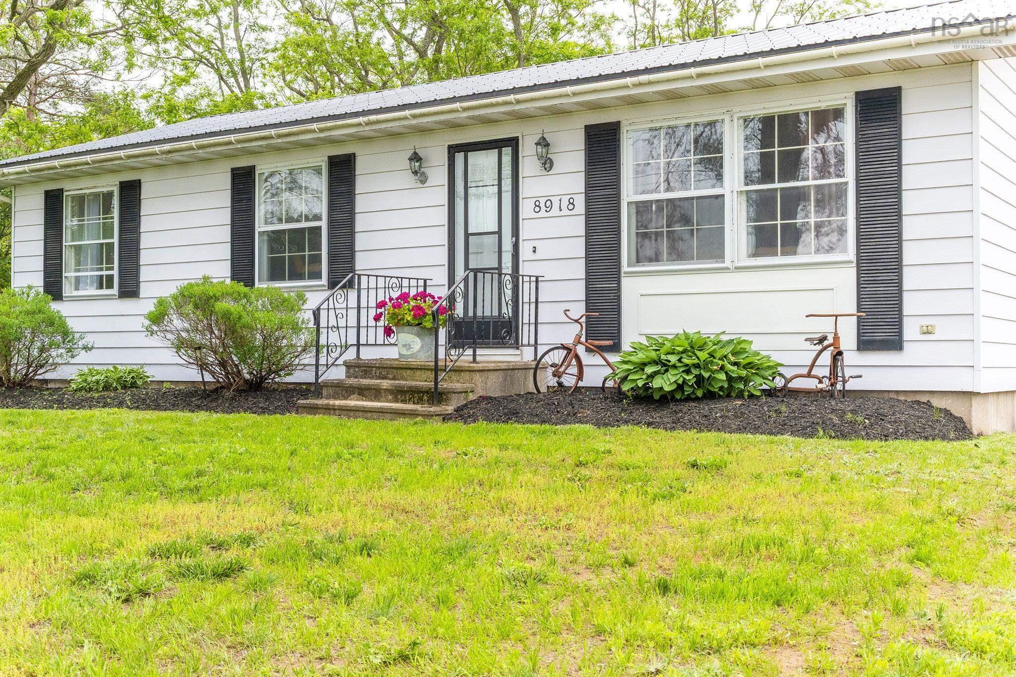 $349,900.00: 8918 Highway 201, Nictaux