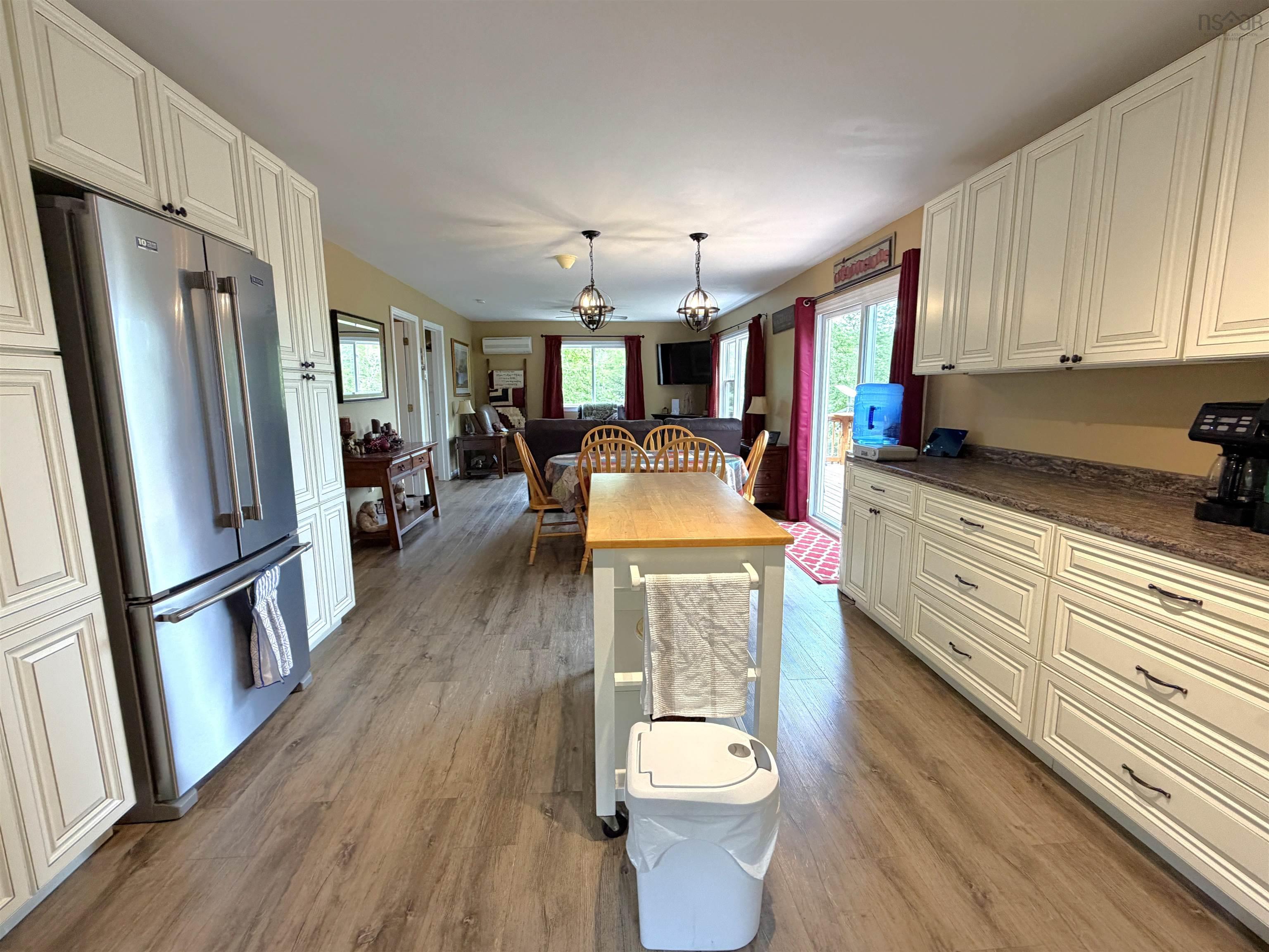 $399,000.00: 292 Hillcrest Drive, East Loon Lake Village