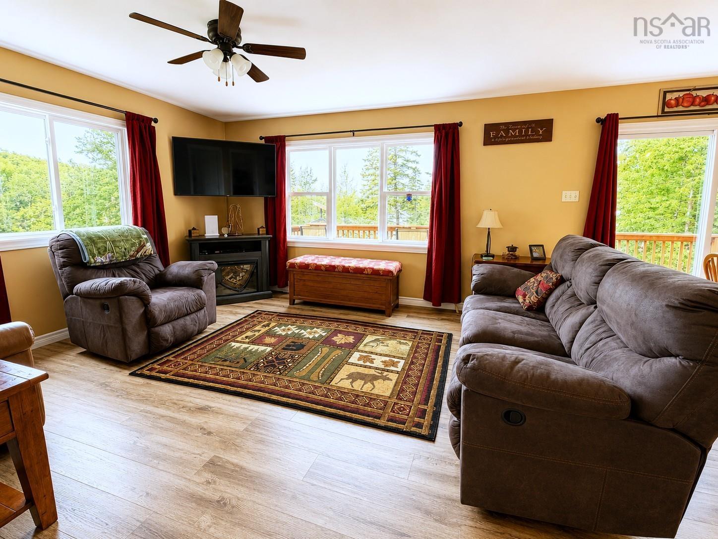 $399,000.00: 292 Hillcrest Drive, East Loon Lake Village