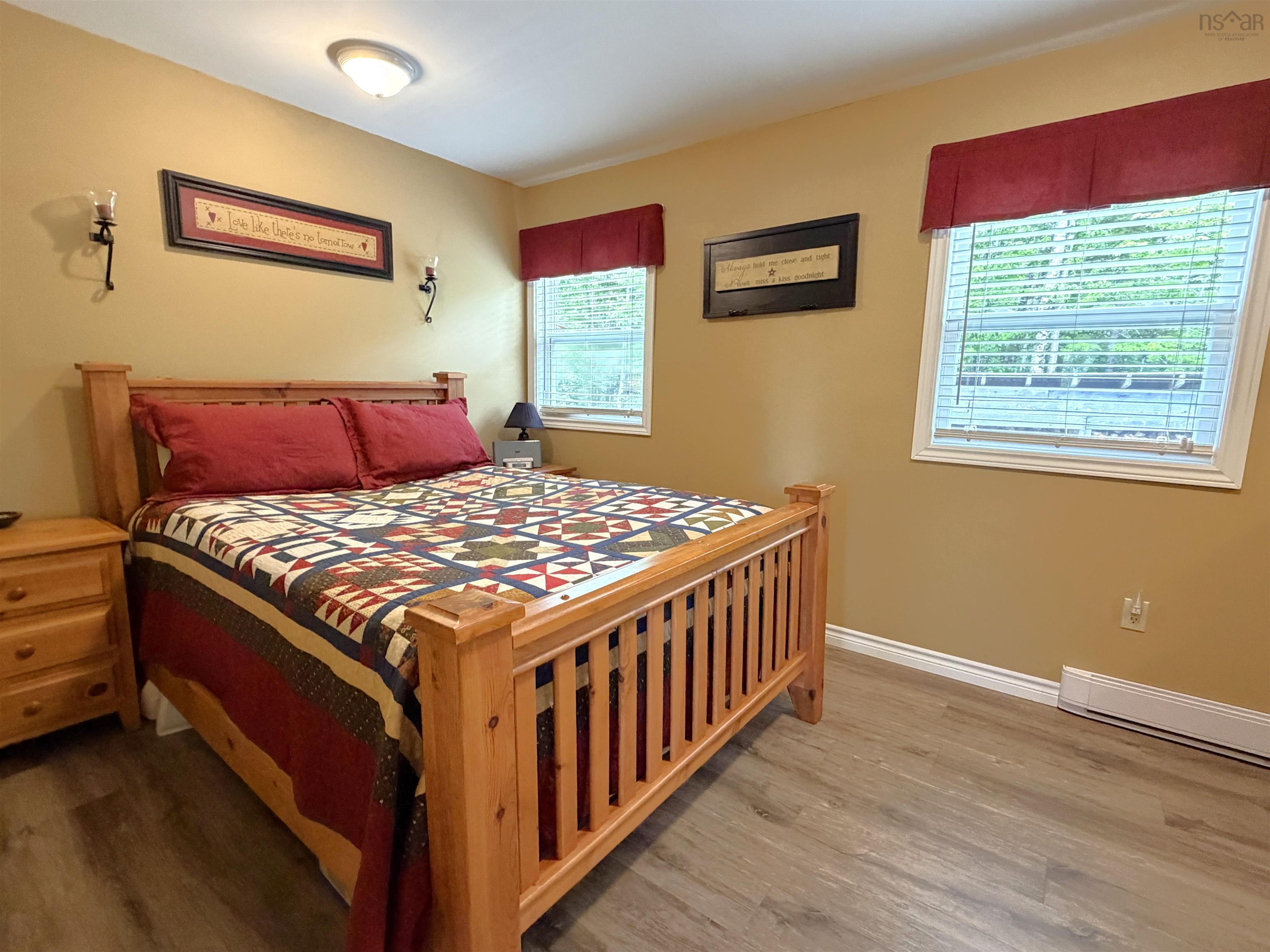 $399,000.00: 292 Hillcrest Drive, East Loon Lake Village