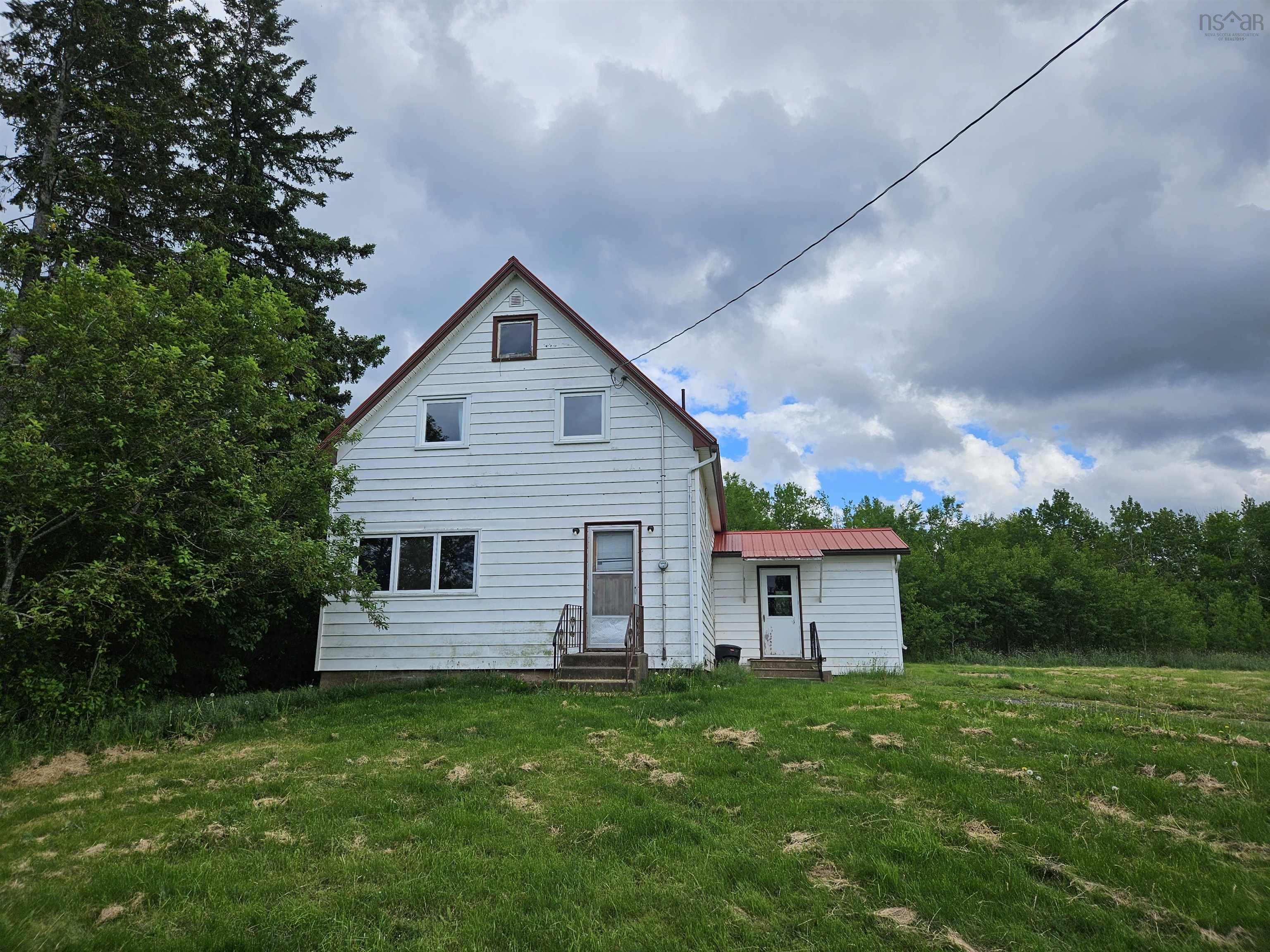 $269,900.00: 9902 204 Highway, South Victoria