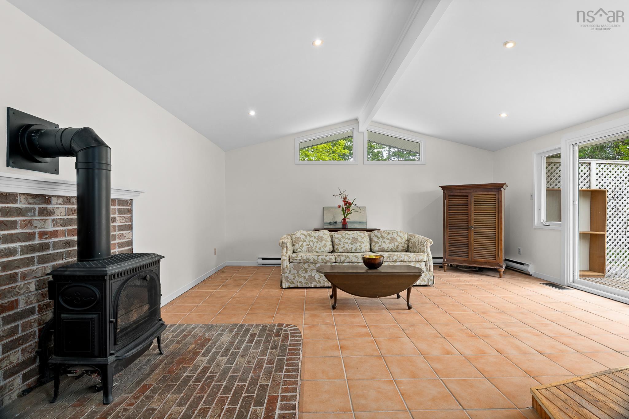 $579,000.00: 36 Otter Point Extension, East Chester