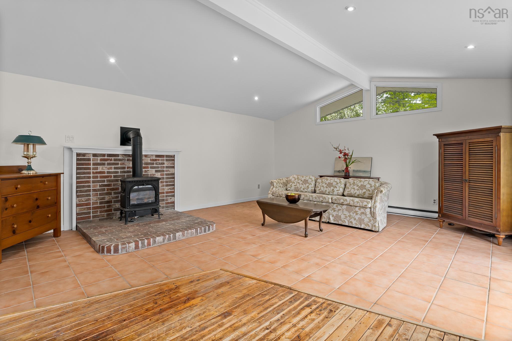 $579,000.00: 36 Otter Point Extension, East Chester