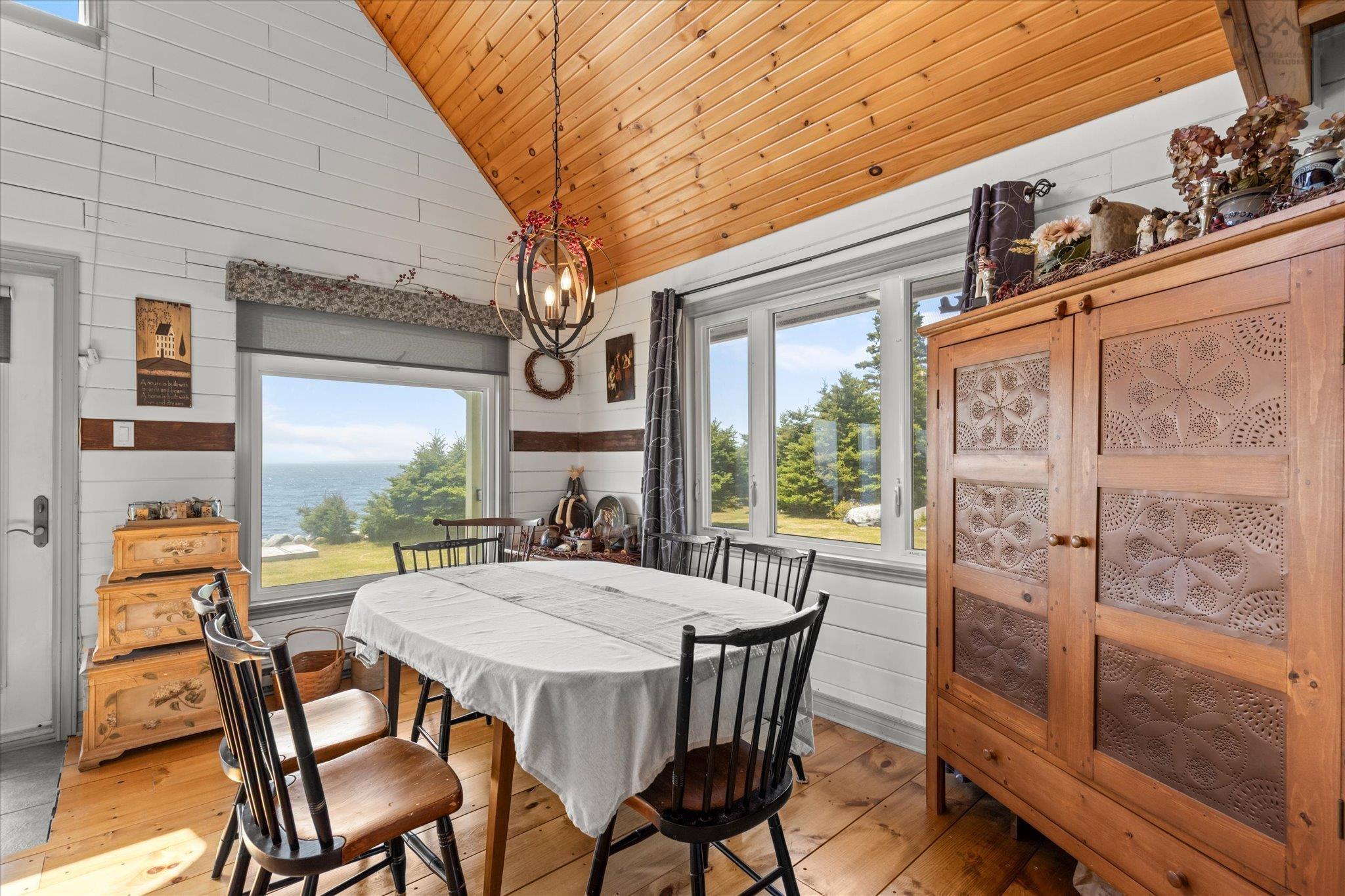 $1,099,000.00: 80 Pierce Point Road, Western Head