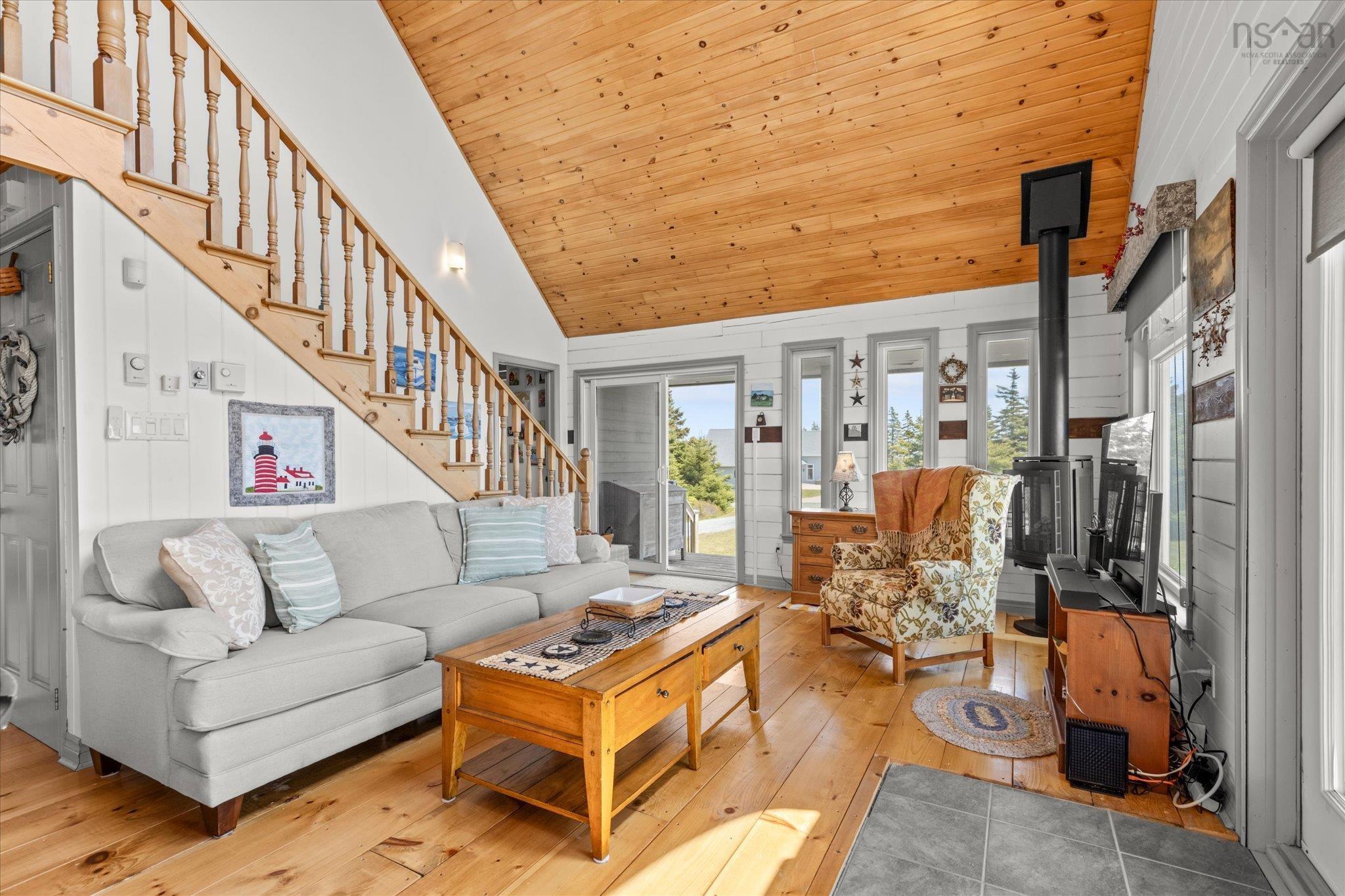 $1,099,000.00: 80 Pierce Point Road, Western Head