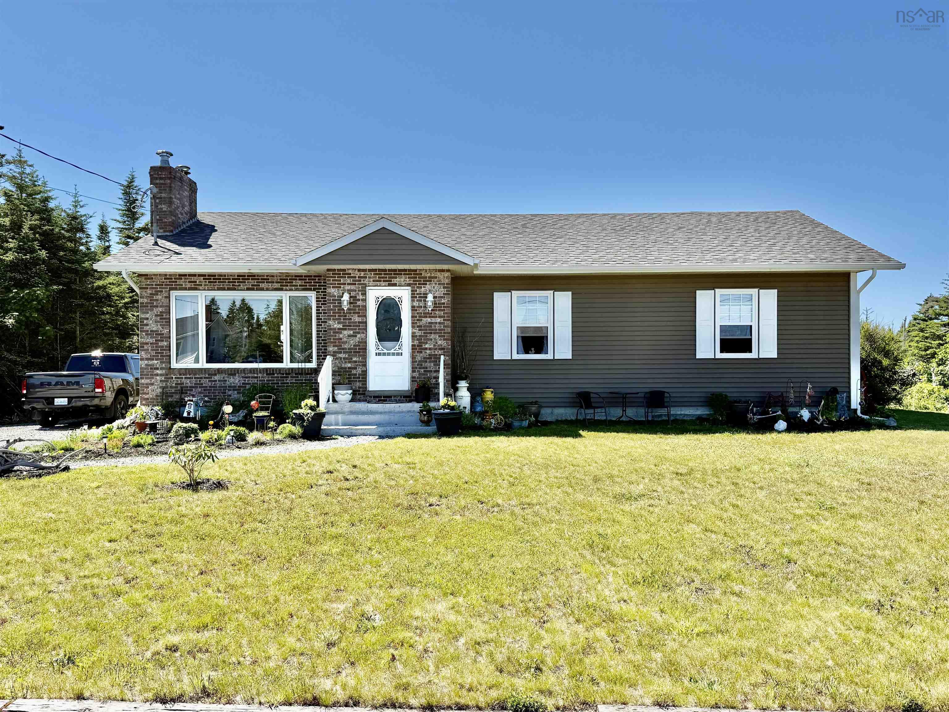 $349,000.00: 456 Centreville South Side Road, South Side