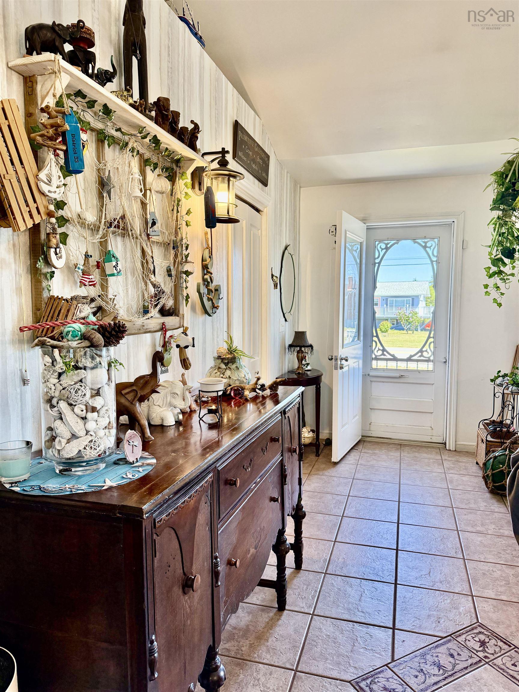 $349,000.00: 456 Centreville South Side Road, South Side